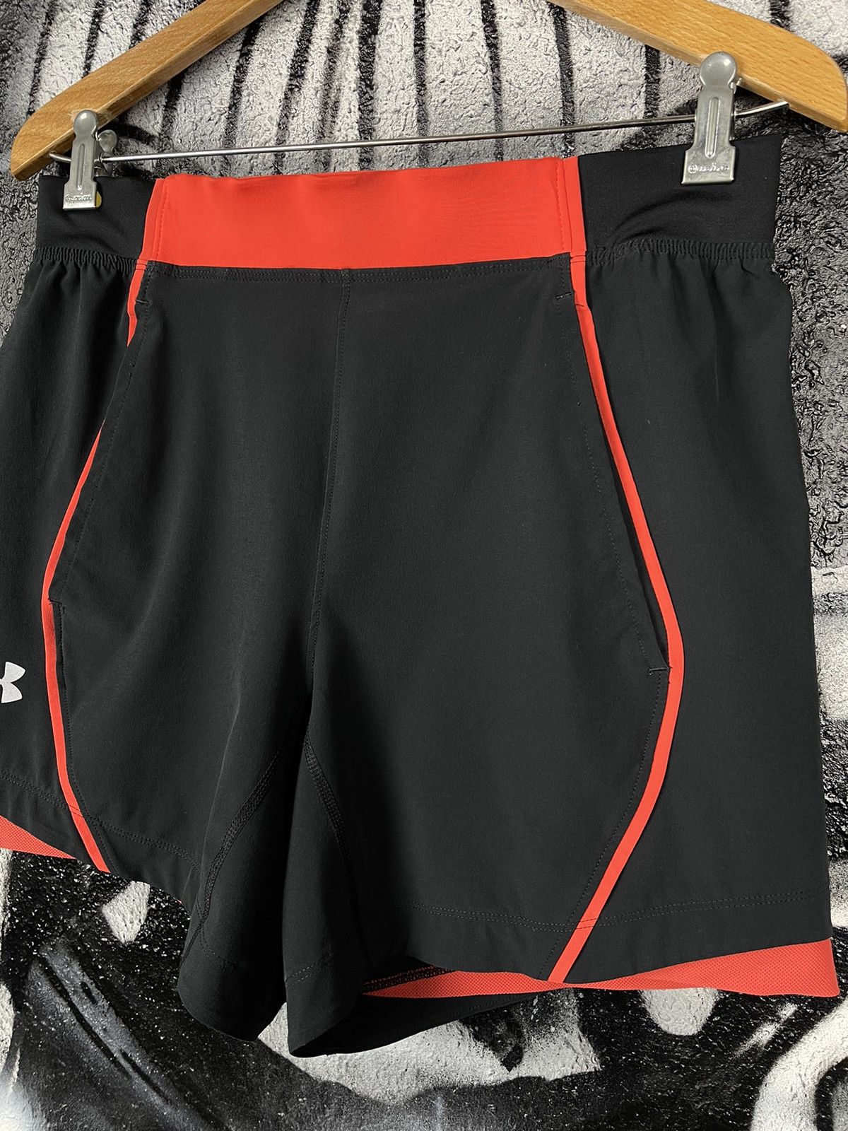 Under Armour Under Armour Black Athletics Sports Shorts Men’s Size Medium Size US 32 / EU 48 - 5 Thumbnail