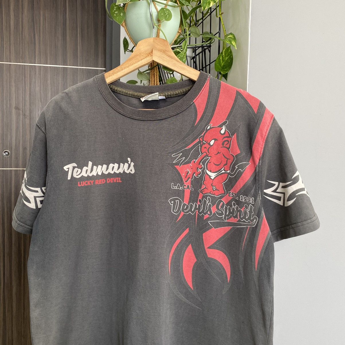 Tedman Thrashed Faded Vintage Y2K Tedman Red Devil ERD GRUNGE TEE Size US M / EU 48-50 / 2 - 4 Thumbnail