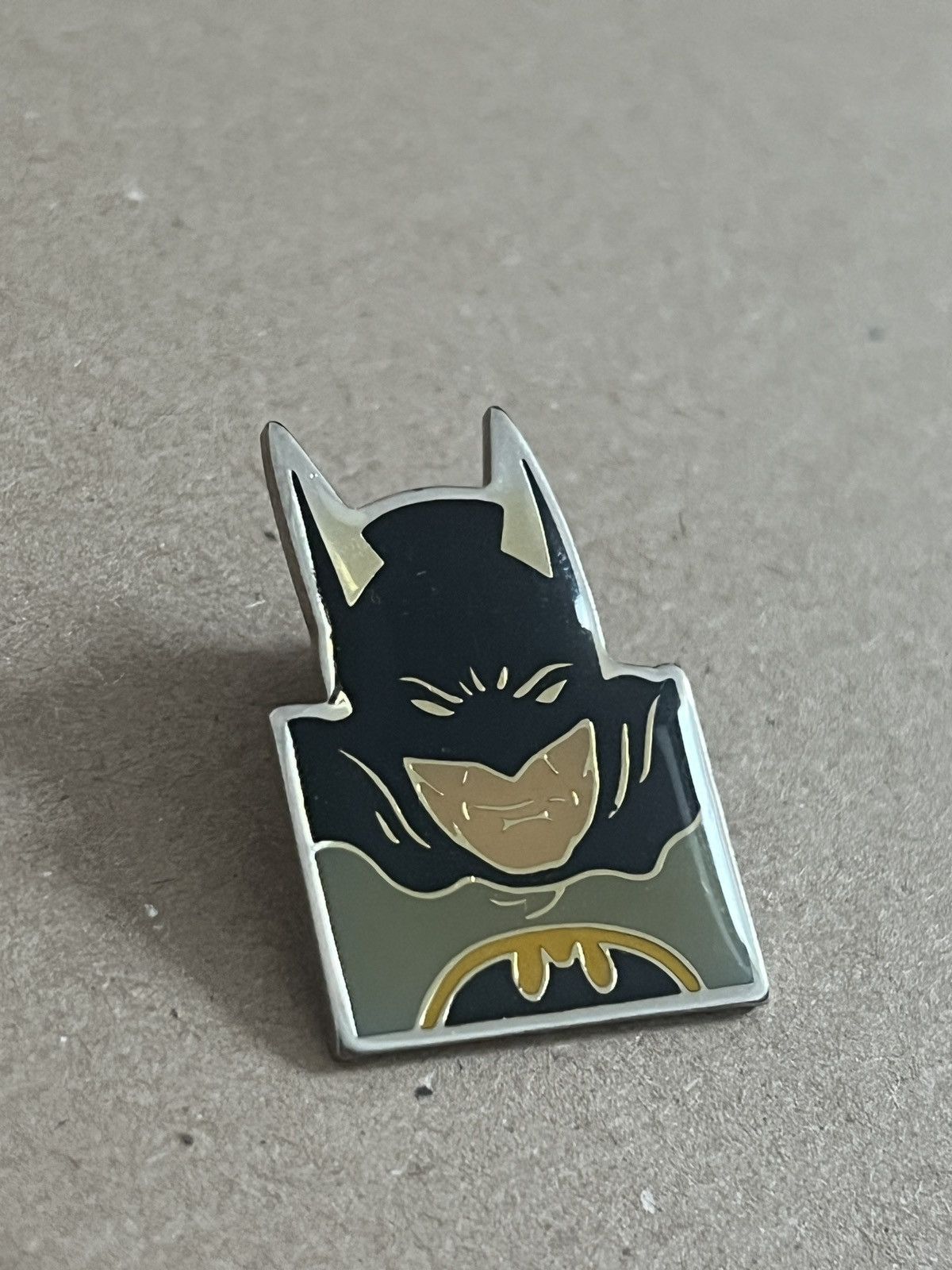 DC Comics Batman vintage pin Size ONE SIZE - 3 Thumbnail