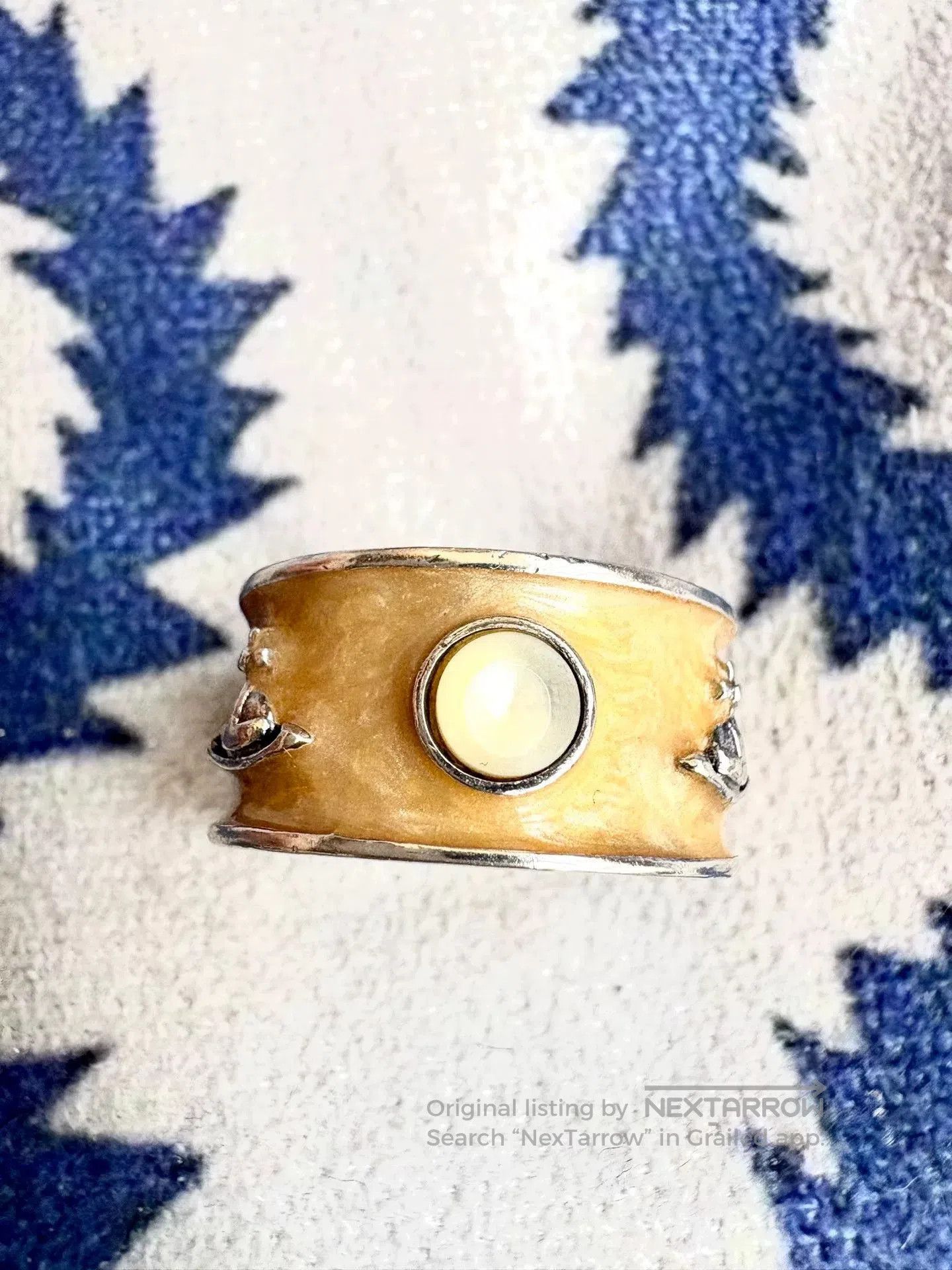 Vivienne Westwood vivienne westwood vintage king ring in beige. Size ONE SIZE - 4 Thumbnail