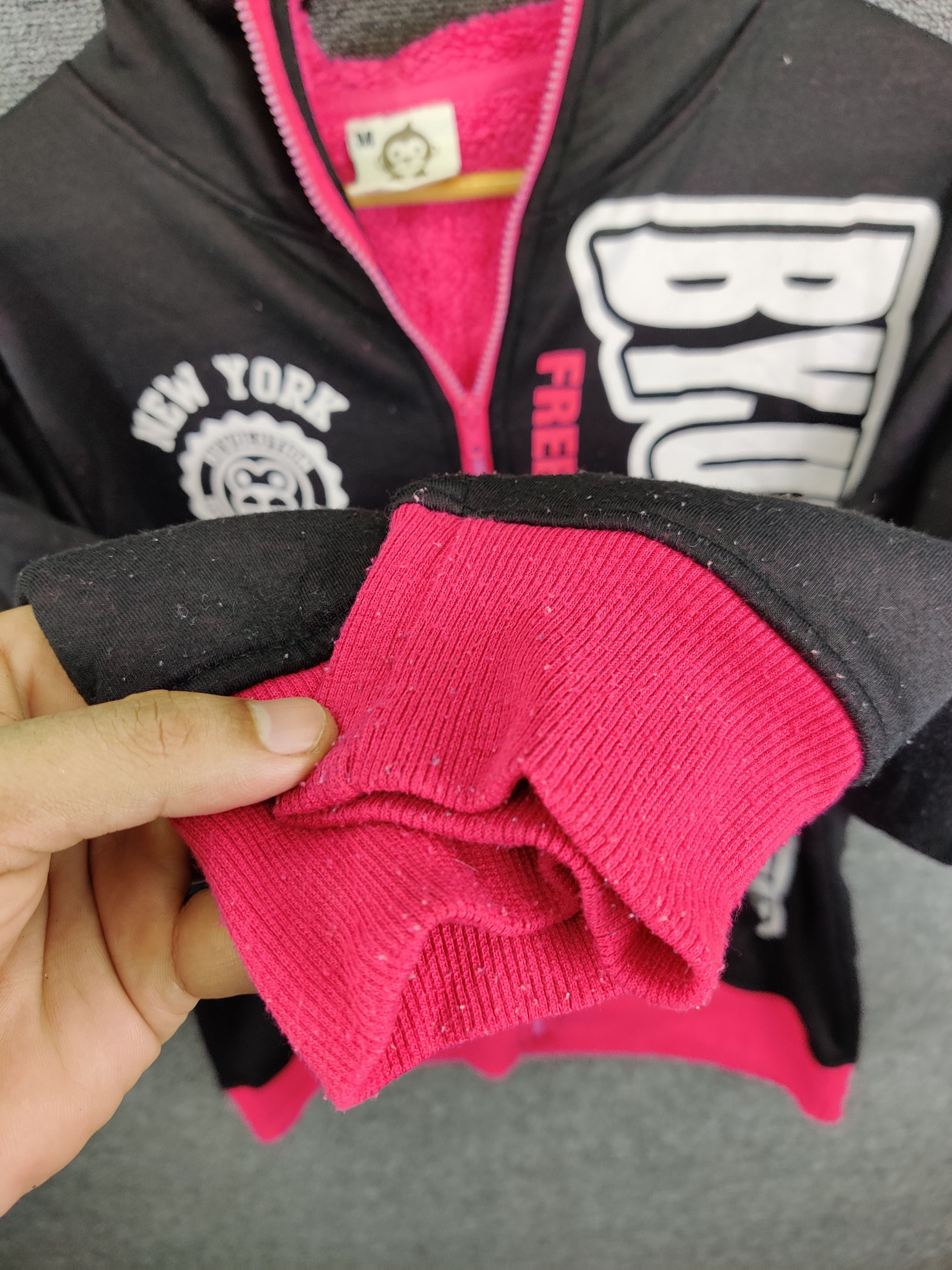 Japanese Brand UITTG Baby New York Fleece Hoodie Size US M / EU 48-50 / 2 - 8 Thumbnail