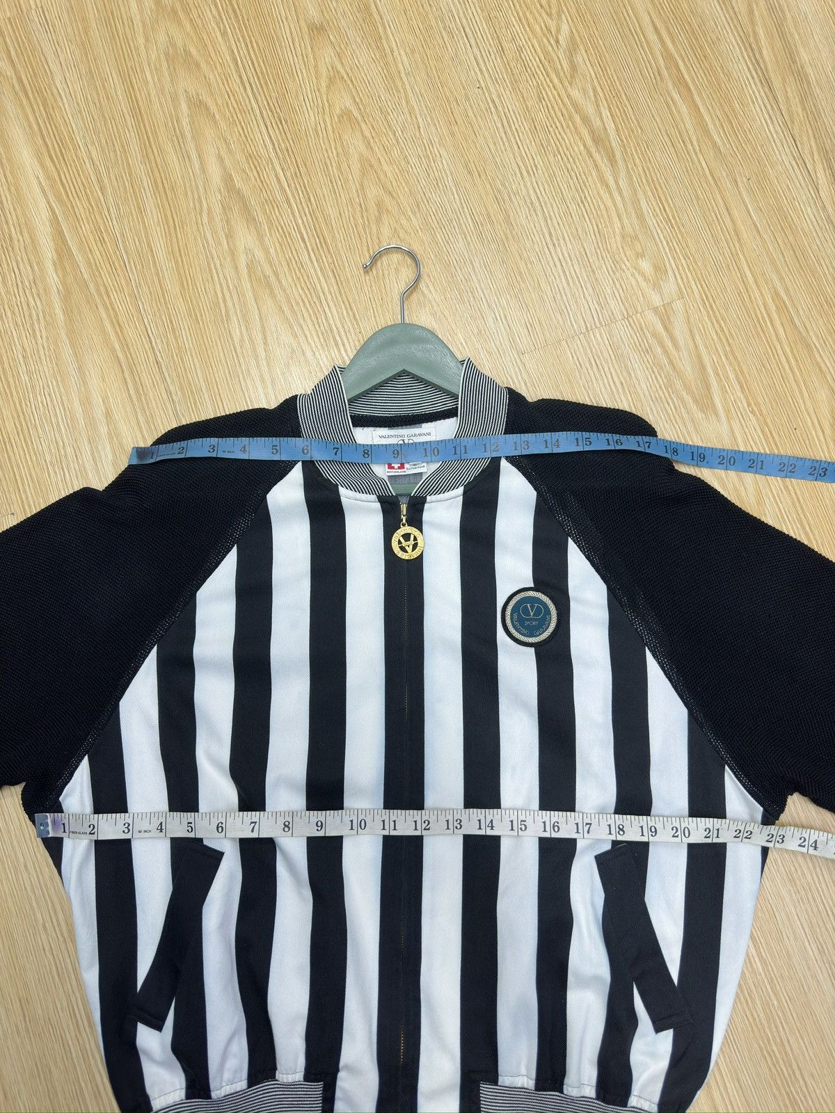 Valentino × Vintage Vintage Valentino Garavani Soprt Big Logo Jacket MJ100 Size US M / EU 48-50 / 2 - 5 Thumbnail