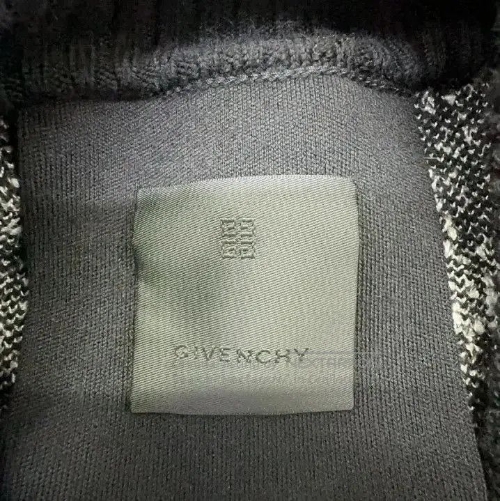 Givenchy Givenchy x Chito SS22 Mask Pattern Knit Sweater. Size US L / EU 52-54 / 3 - 4 Thumbnail