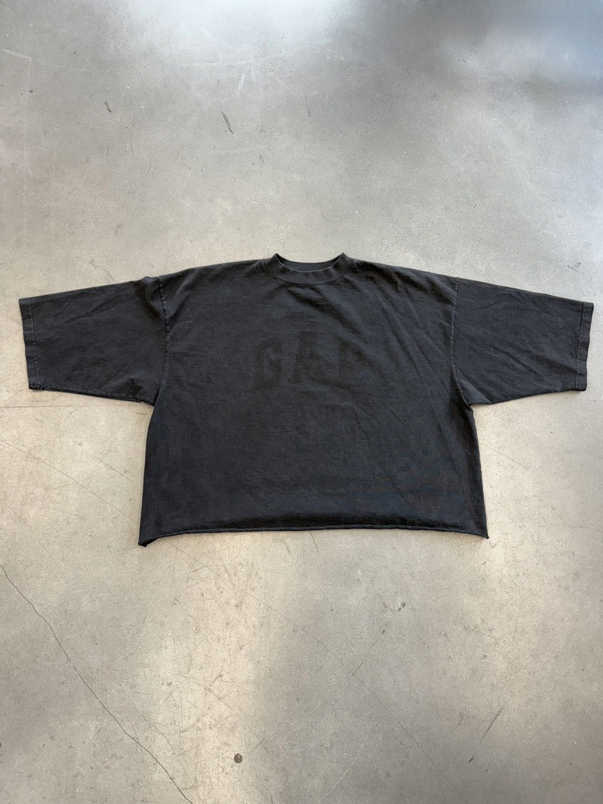 Balenciaga × Gap × Yeezy SS22 Yeezy Gap Enginereed By Balenciaga Dove 3/4 Sleeve Tee Size US M / EU 48-50 / 2 - 4 Thumbnail