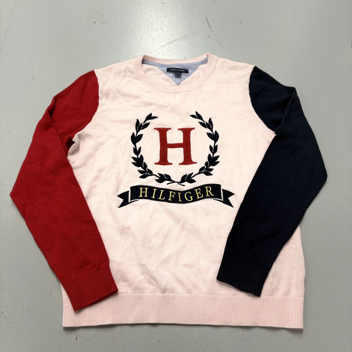 Tommy Hilfiger Vtg Tommy Hilfiger Colorblock Crewneck Sweater Small Size S / US 4 / IT 40 - 1 Thumbnail