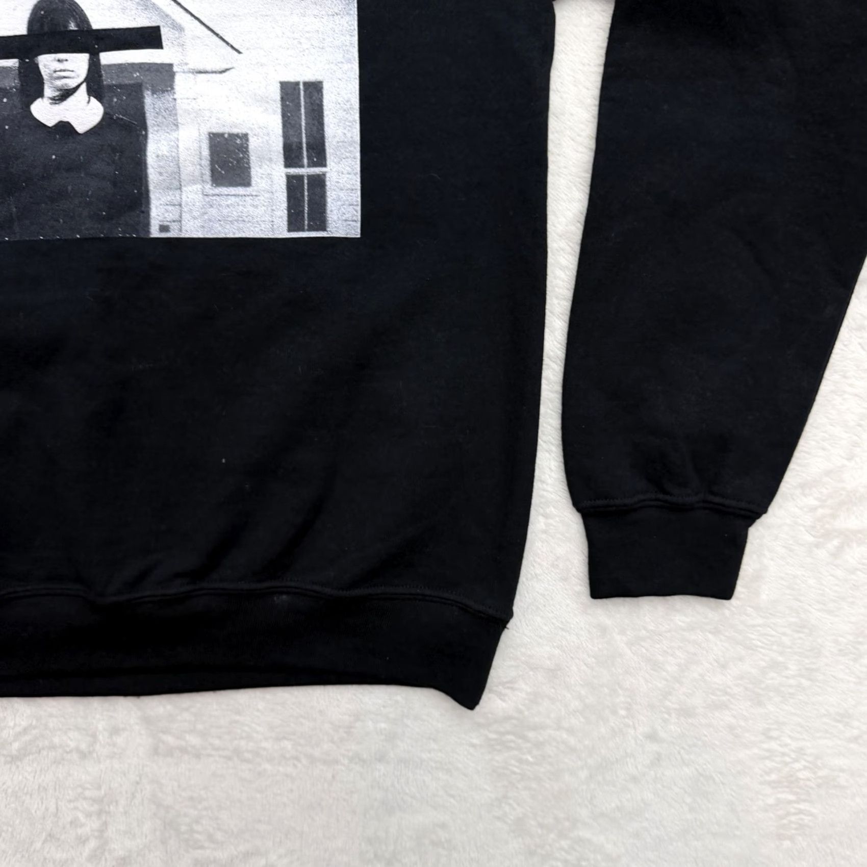 Gildan Myka Relocate Sweatshirt Mens Small Black Gildan Heavy Blend Fleece Graphic Print Band Music Rock Pullover Size US S / EU 44-46 / 1 - 5 Thumbnail