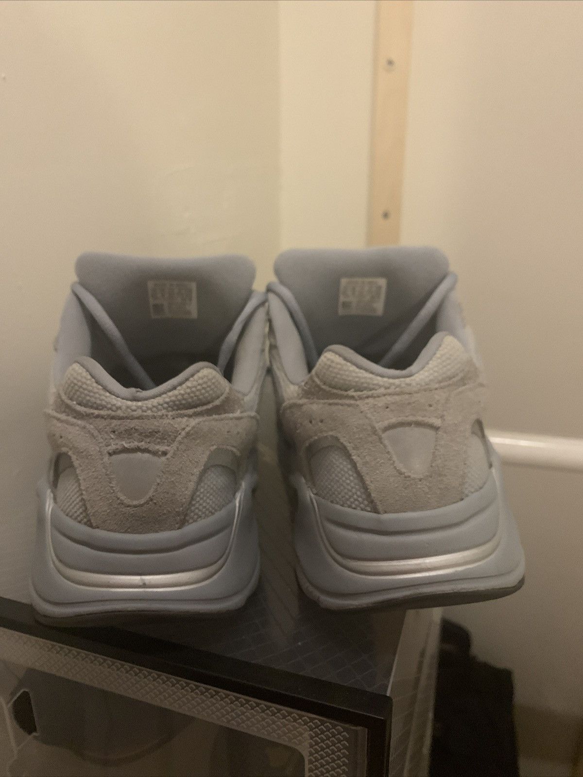 Adidas × Yeezy Yeezy 700 V2 Hospital Blue Size US 9.5 / EU 42-43 - 4 Thumbnail