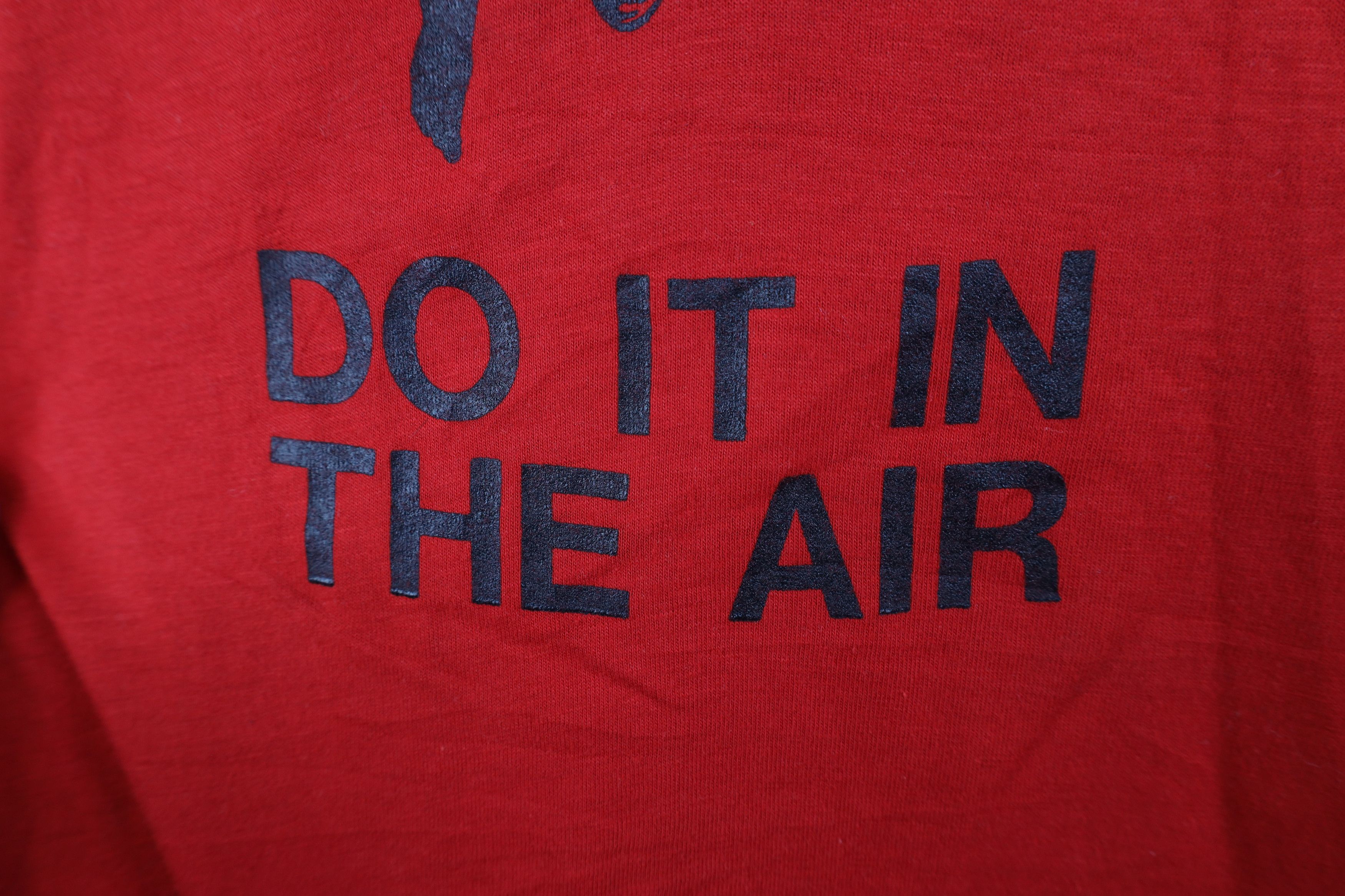 Vintage Vintage 70s 80s Girl Do It In The Air Sky Diving T-Shirt USA Size US M / EU 48-50 / 2 - 5 Thumbnail