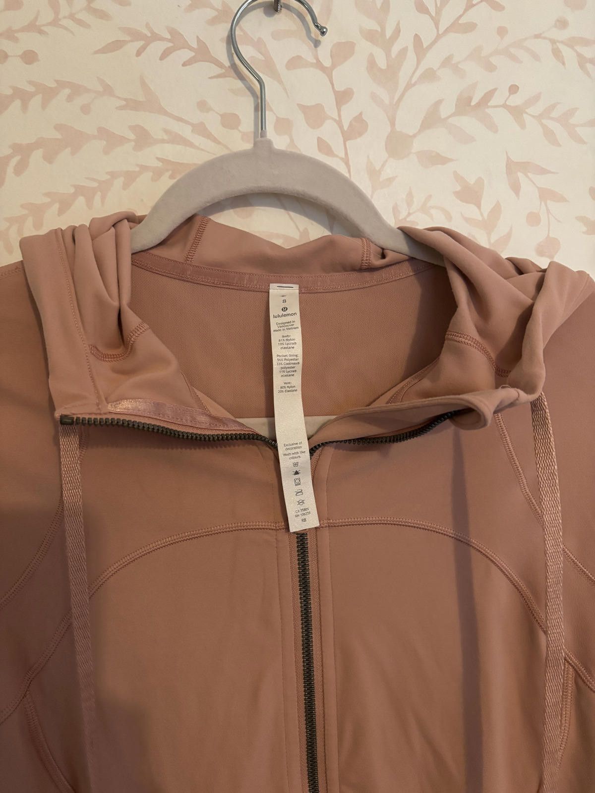 Lululemon NWOT Lululemon Pink Lightweight Zip-Up Hoodie Jacket sz 8 Size M / US 6-8 / IT 42-44 - 3 Thumbnail