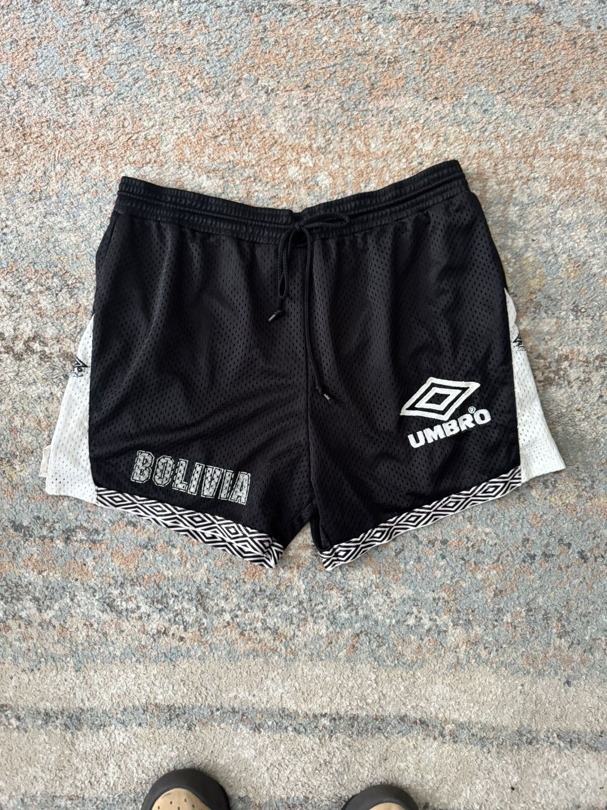 Umbro VTG Umbro BOLIVIA Soccer Shorts Black LRG Pro Training RARE Size US 34 / EU 50 - 1 Thumbnail
