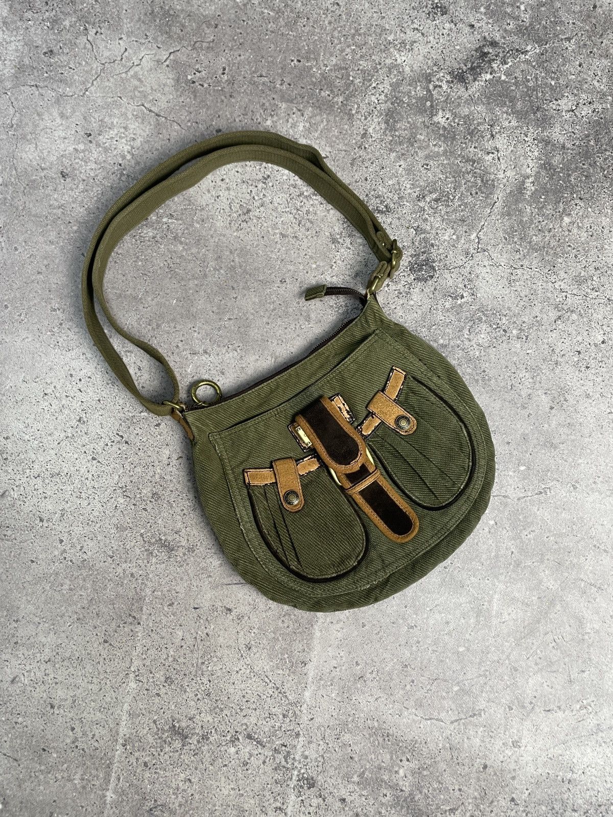 Vintage Vintage Y2K Calvin Klein Velvet Shoulder Bag Size ONE SIZE - 12 Thumbnail