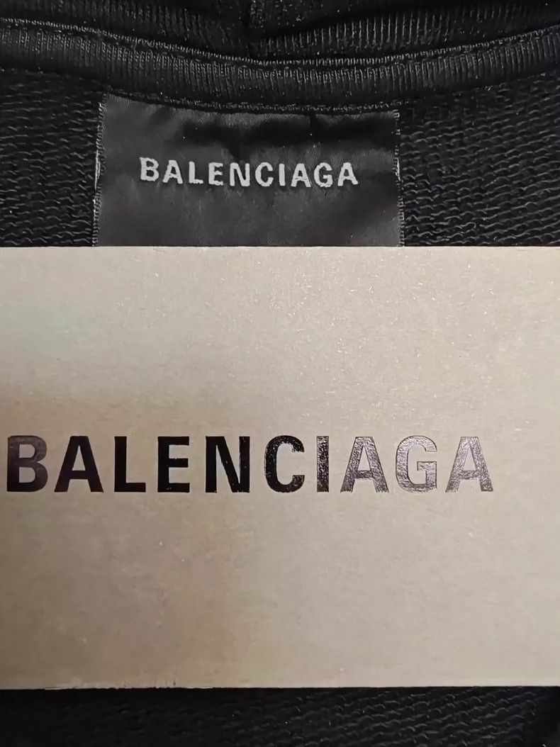 Balenciaga Balenciaga Logo monogrammed hooded sweatshirt in a loose-f Size US M / EU 48-50 / 2 - 2 Thumbnail