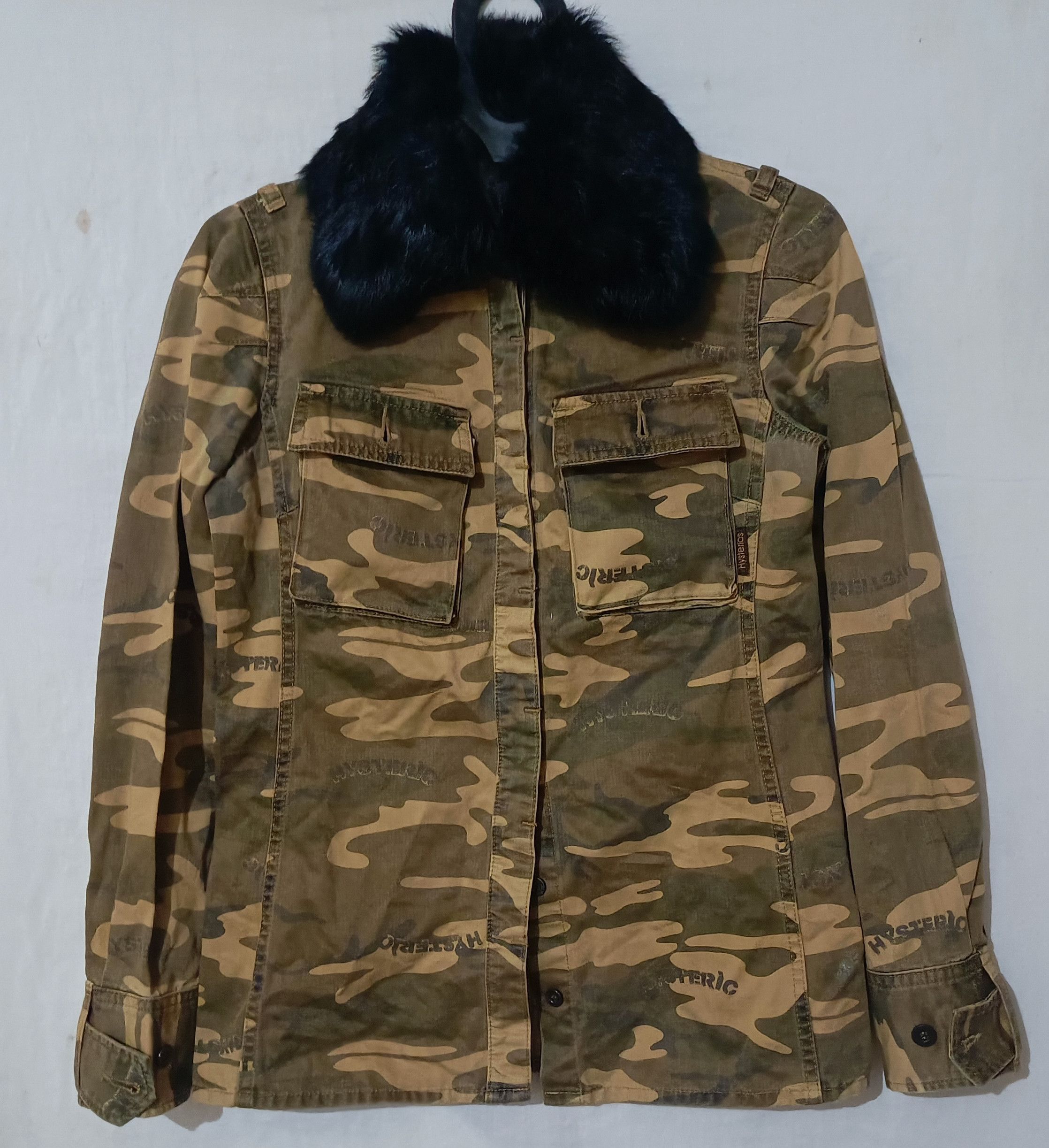 14th Addiction × Hysteric Glamour × Japanese Brand Exstra Black Fur Hysteric Glamour Thick Cargo Shirt Camo Size ONE SIZE - 1 Thumbnail