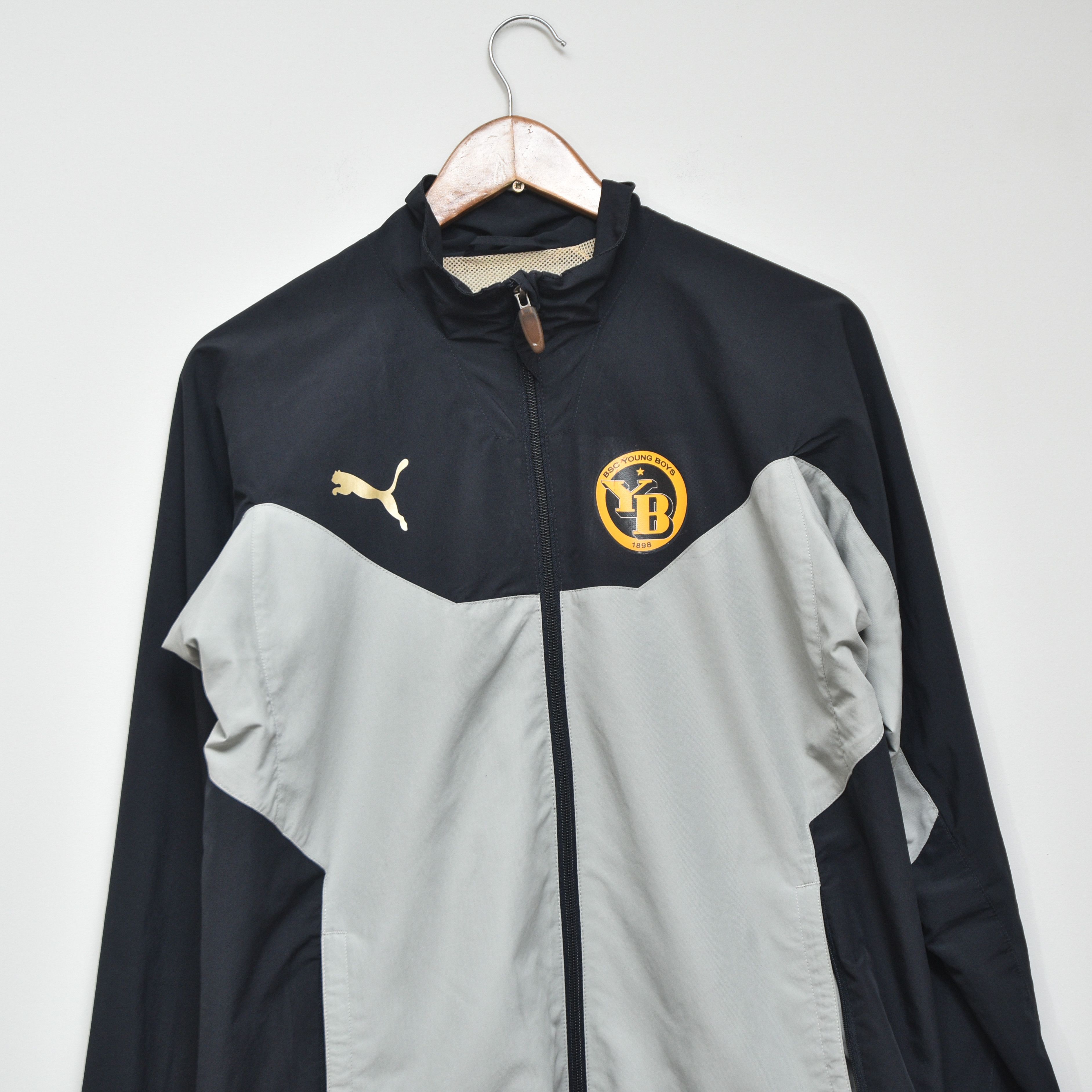 Puma PUMA BSC Young Boys Bern Training Football Jacket 09-10 M-L Size US M / EU 48-50 / 2 - 2 Thumbnail