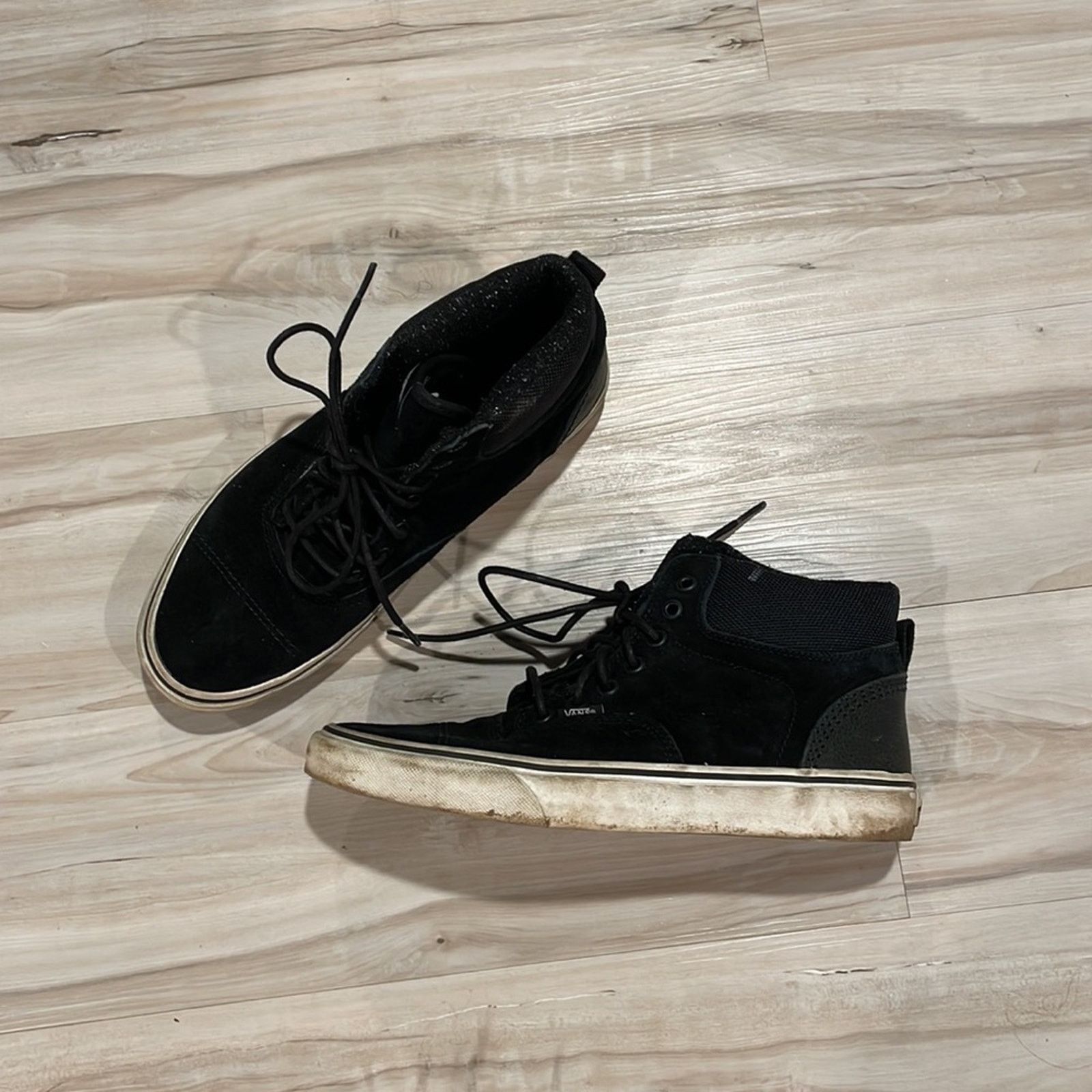 Vans Vans black sneakers mens size 10 black Size US 10 / EU 43 - 2 Thumbnail