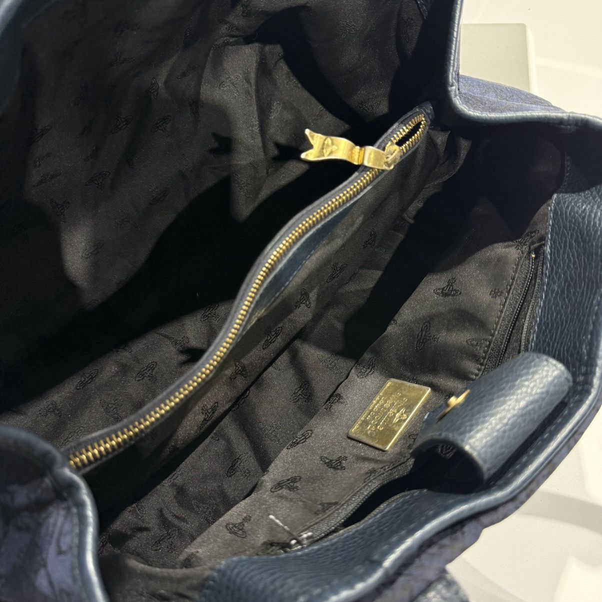 Vivienne Westwood Vivienne Westwood Orb Monogram Handbag Size ONE SIZE - 11 Thumbnail