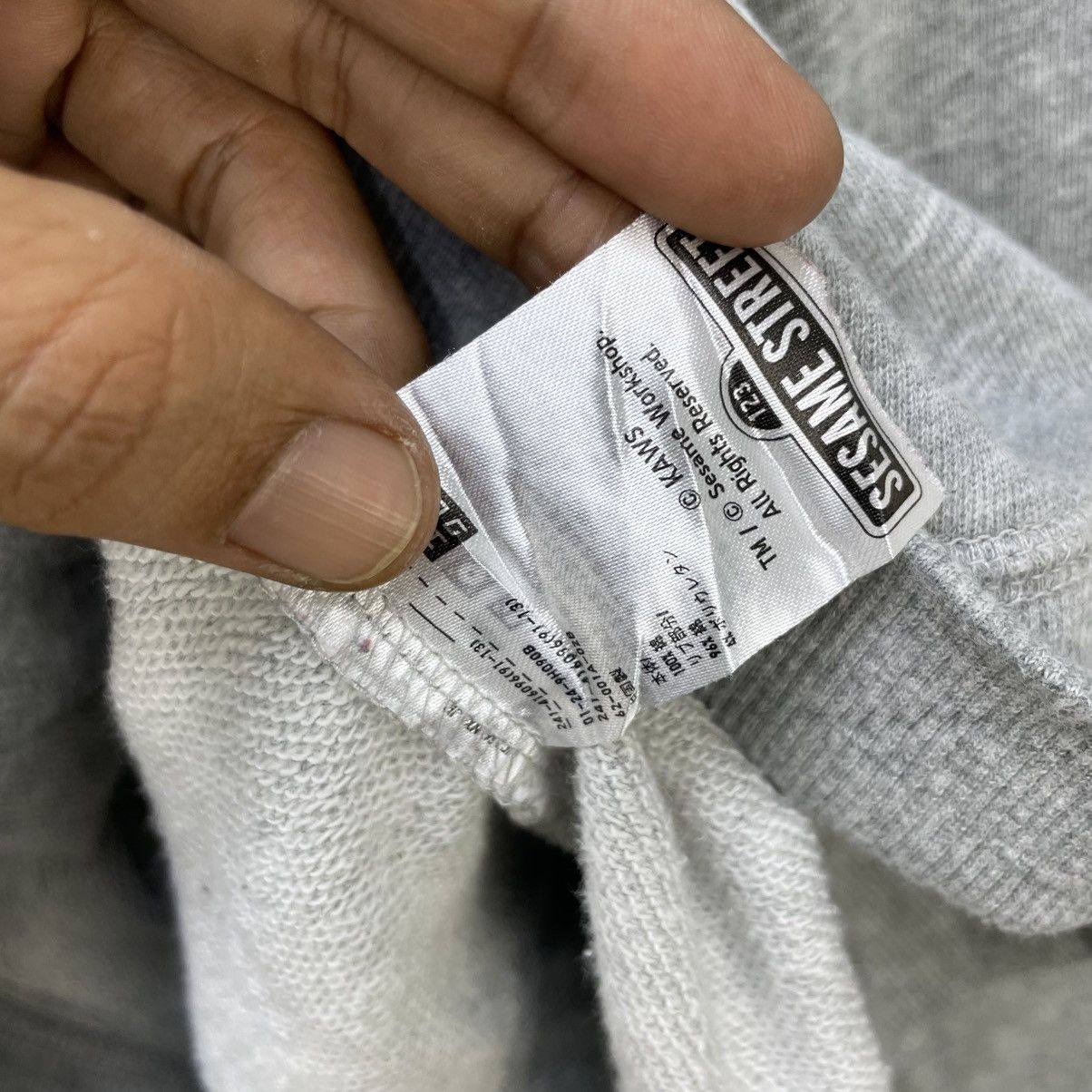 Kaws 💥Vintage Kaws Sesame Street Hooded Pullover Big Logo Size US M / EU 48-50 / 2 - 6 Thumbnail