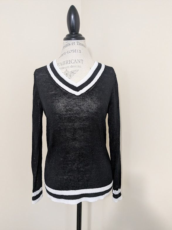 Talbots V neck classic timeless varsity style sweater Size M / US 6-8 / IT 42-44 - 1 Thumbnail
