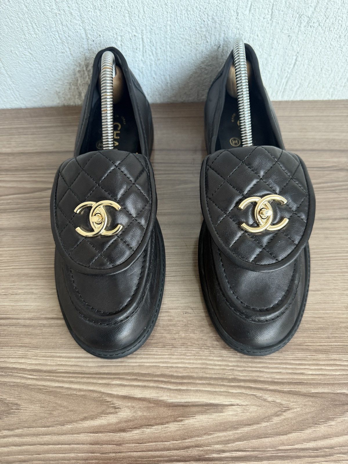 Chanel Quilted flap turnlock CC loafers Size US 9 / IT 39 - 5 Thumbnail