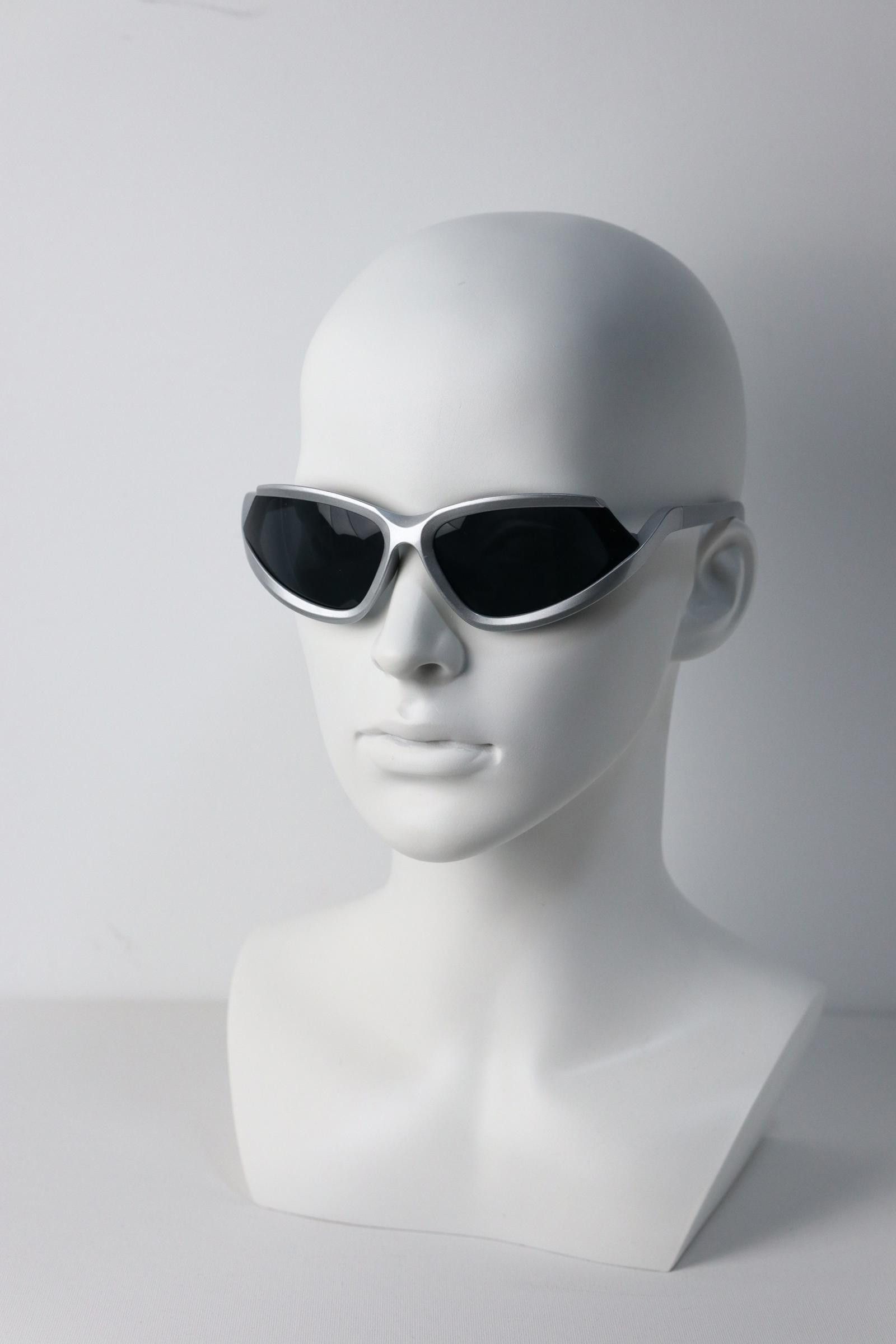 Other Y2k Avant Garde Futuristic Silver Sunglasses Unisex OS Size ONE SIZE - 1 Thumbnail