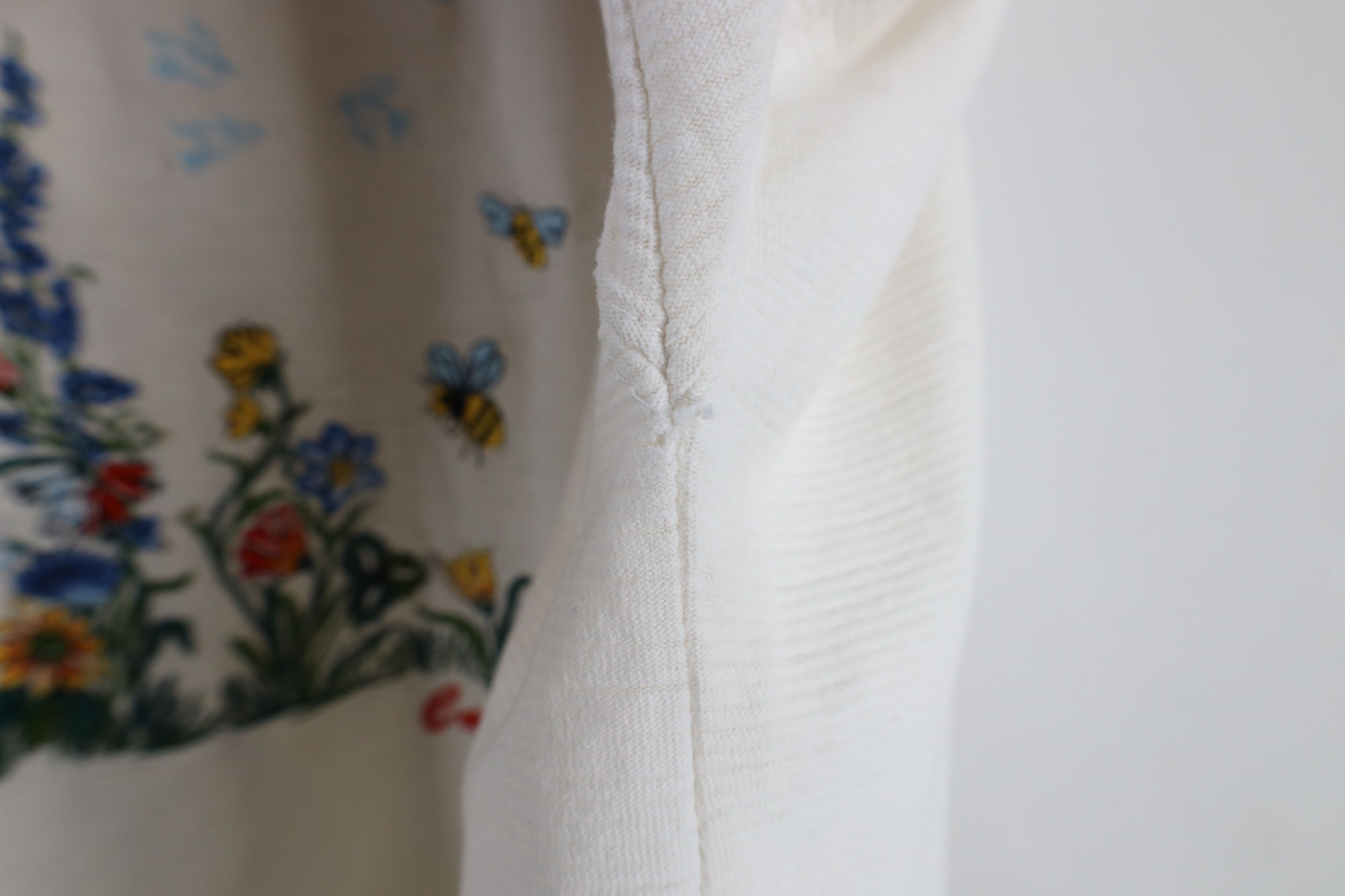 Vintage Vintage 90s Streetwear Canada Flower Bees Nature T-Shirt Size L / US 10 / IT 46 - 10 Thumbnail