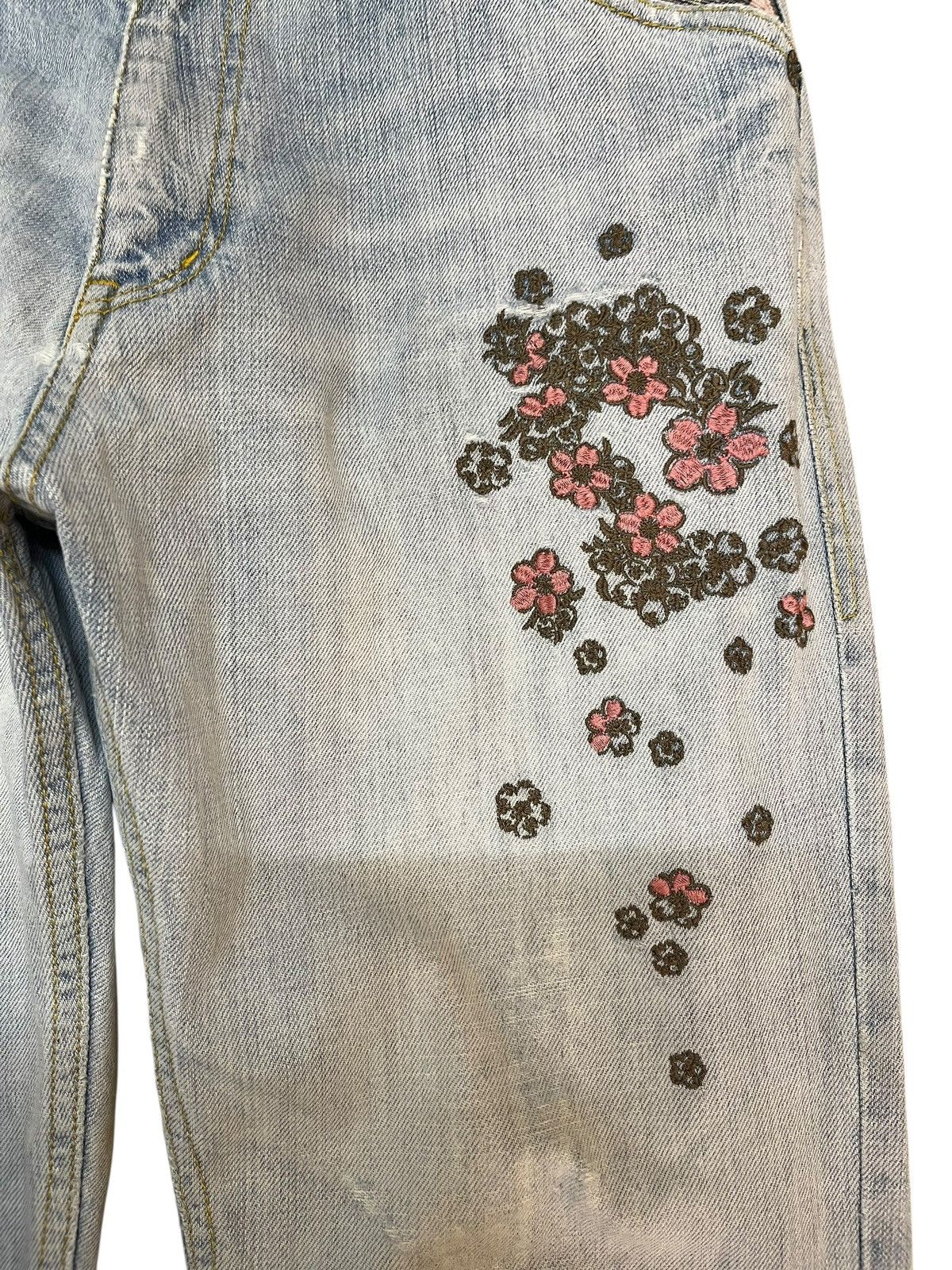Beauty Beast × Japanese Brand Vintage Namitsu Faded Flower Embroidery Sukajan style Denim Size US 32 / EU 48 - 4 Thumbnail