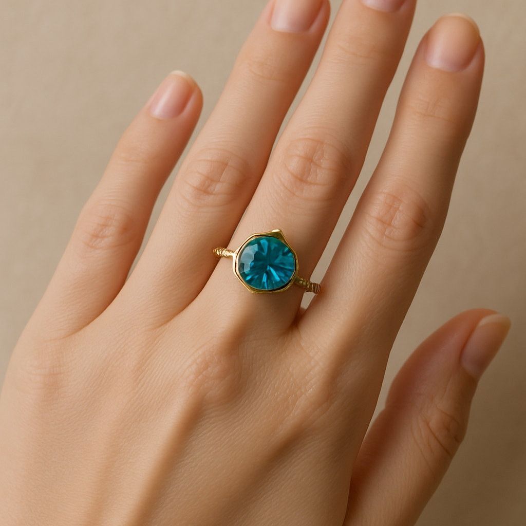 Other Vintage Gold Tone Statement Ring Blue Crystal Gem Size 7 Size ONE SIZE - 1 Thumbnail