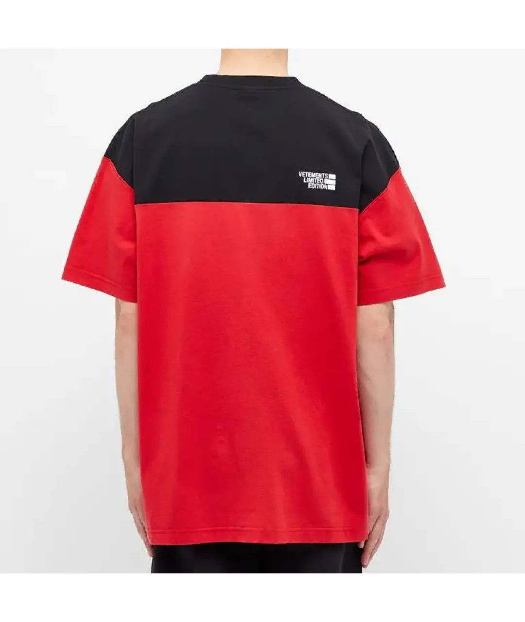 Vetements o1y0924 T-Shirt in Red/Black Size US XS / EU 42 / 0 - 4 Thumbnail