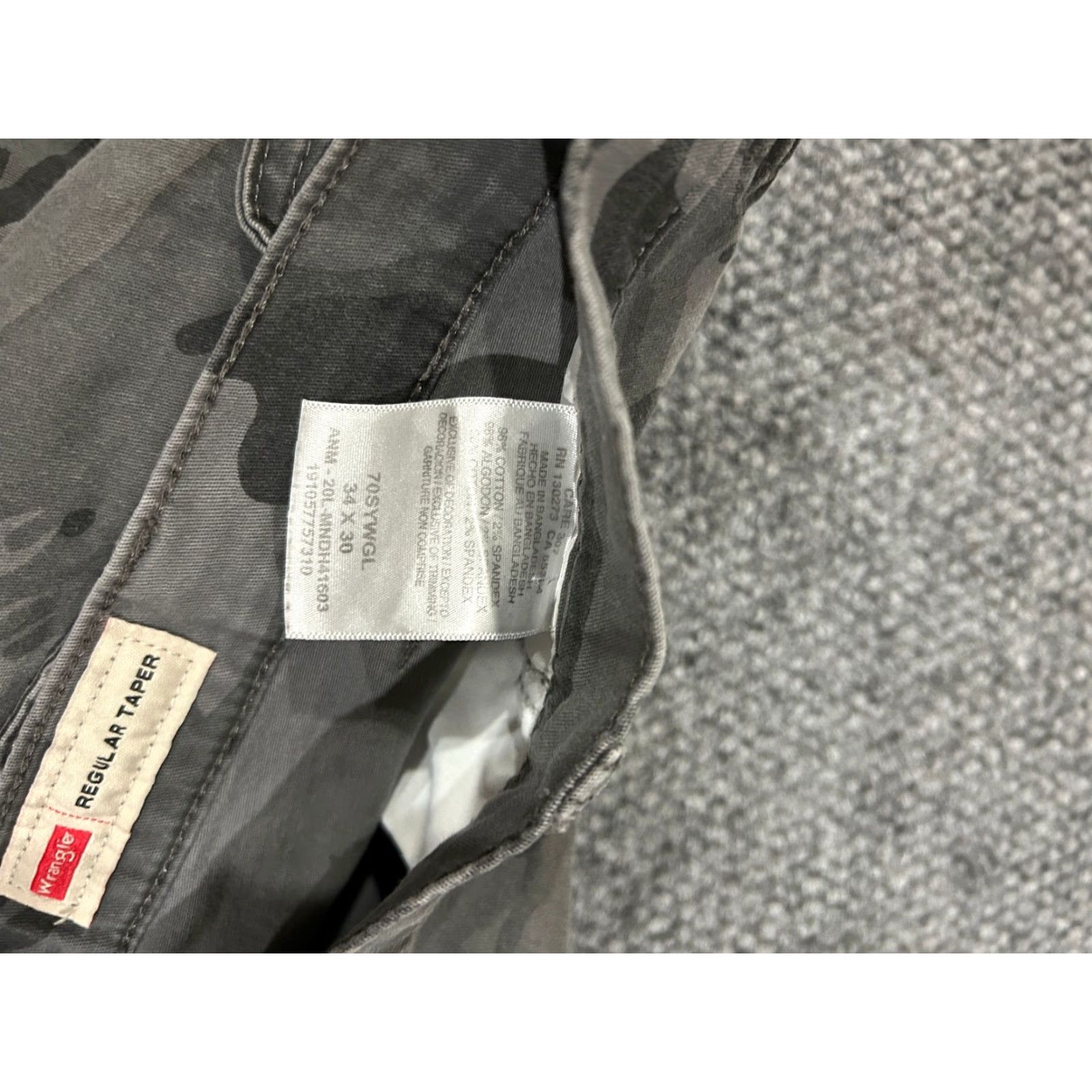 Wrangler VINTAGE? No. Wait avoid extra. Title: Wrangler Cargo Pants Mens 34x30 Gray Camo Regular Taper Tactical Utility Cargo Pants Mens 34 Gray Size US 34 / EU 50 - 6 Thumbnail