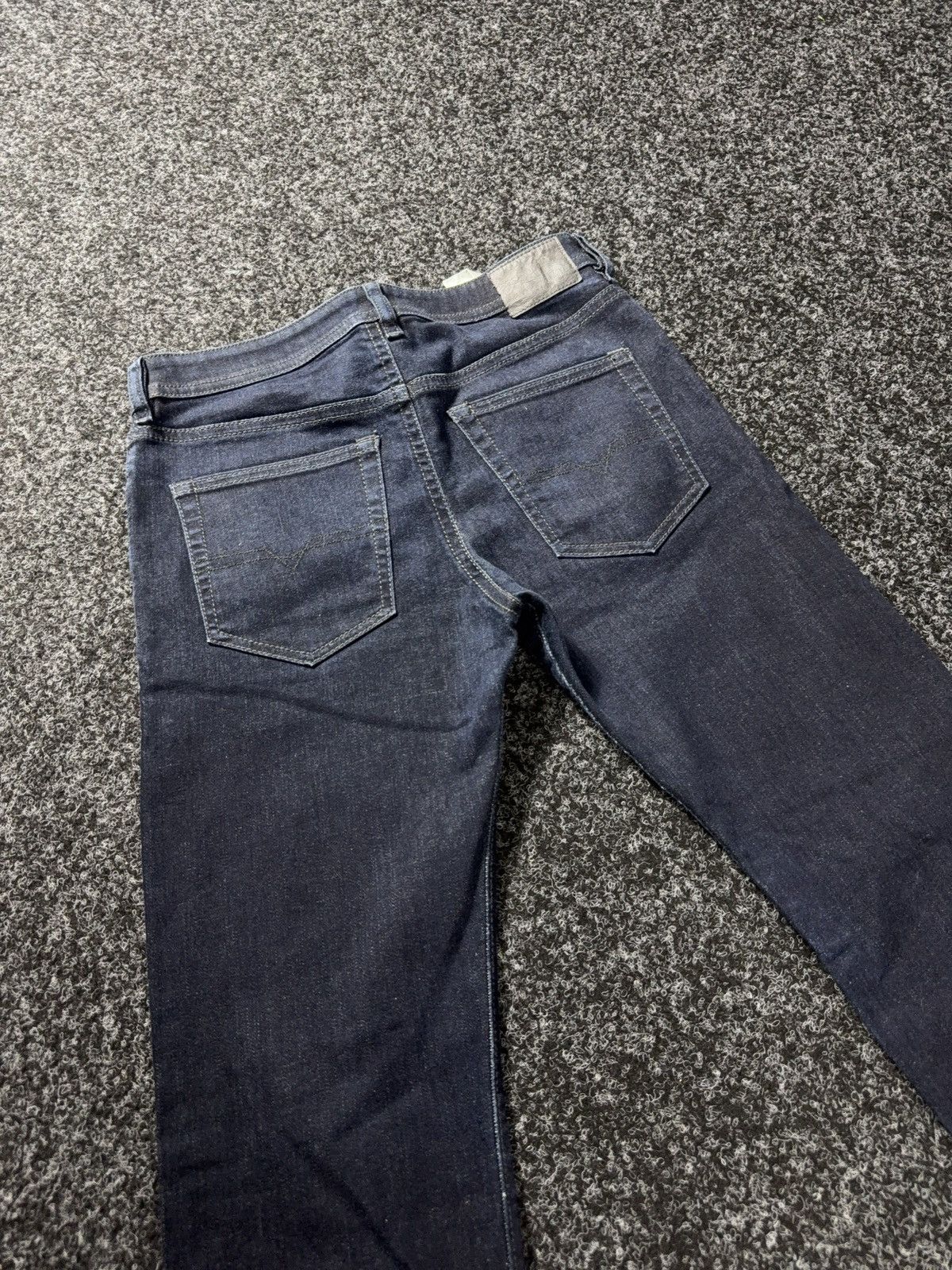 Diesel Luxury Diesel Italy Buster Dark Wash Slim Tapered Jeans W30 Size US 30 / EU 46 - 15 Thumbnail
