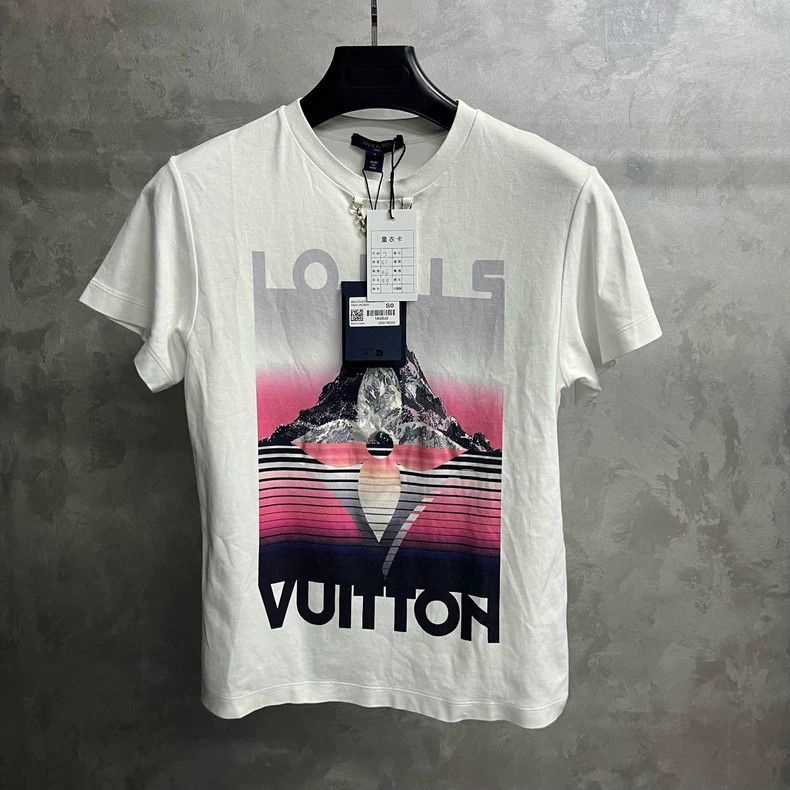 Louis Vuitton Louis Vuitton 2025 Ski Print Tee Size US S / EU 44-46 / 1 - 1 Thumbnail
