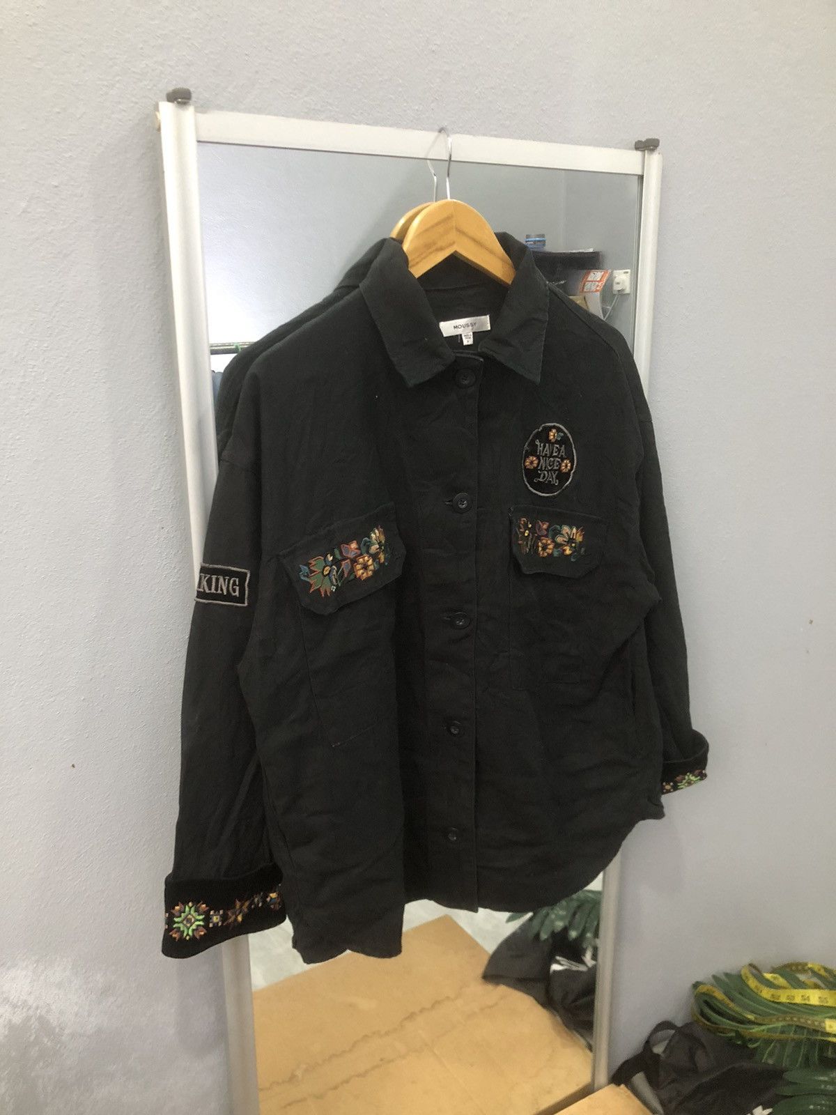 MOUSSY Moussy Black Embroidered Button Up Shirt Size US S / EU 44-46 / 1 - 3 Thumbnail