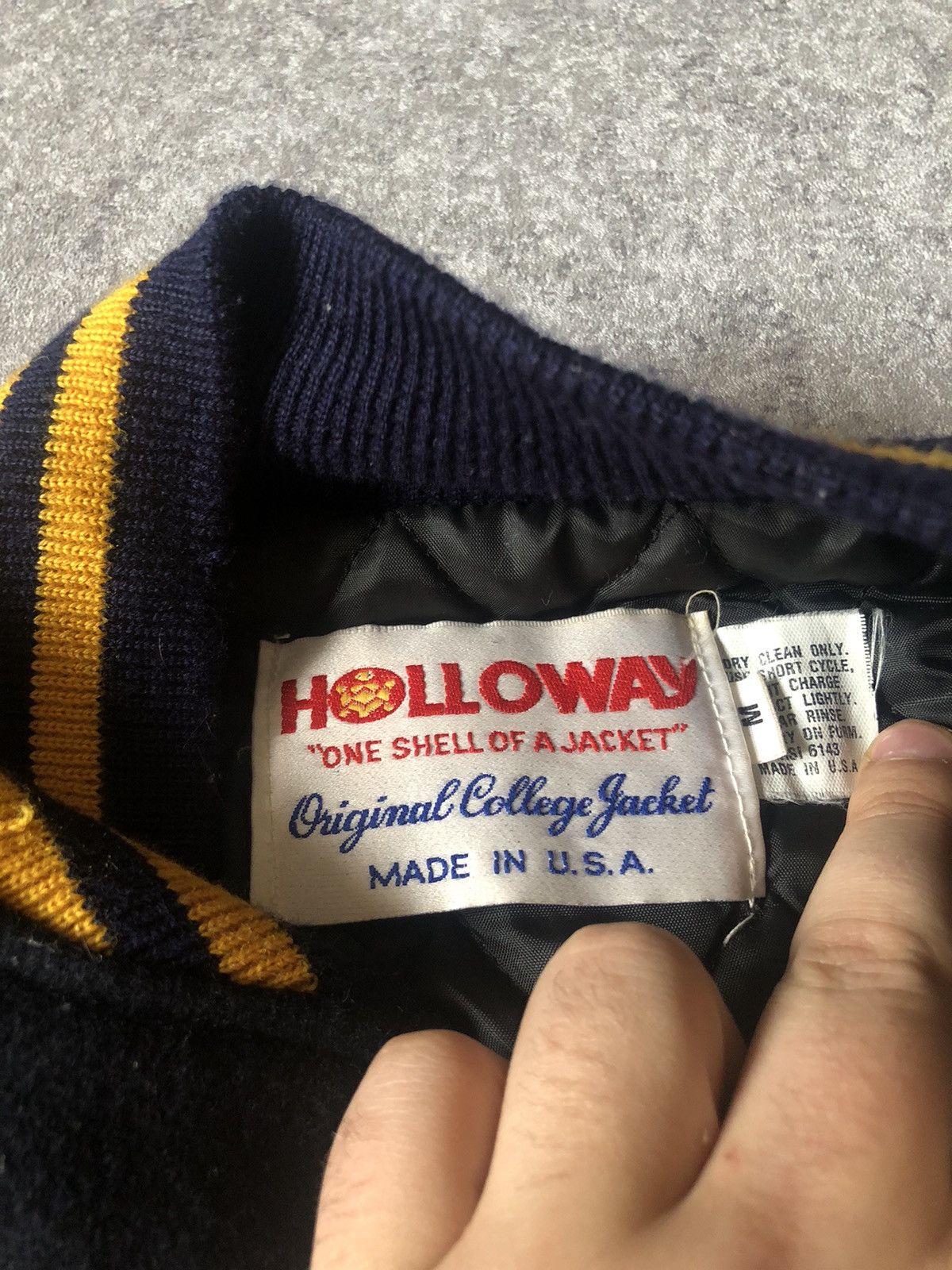 Holloway × Vintage VINTAGE HOLLOWAY VARSITY WOOL AND LEATHER BOMBER Size US M / EU 48-50 / 2 - 2 Thumbnail