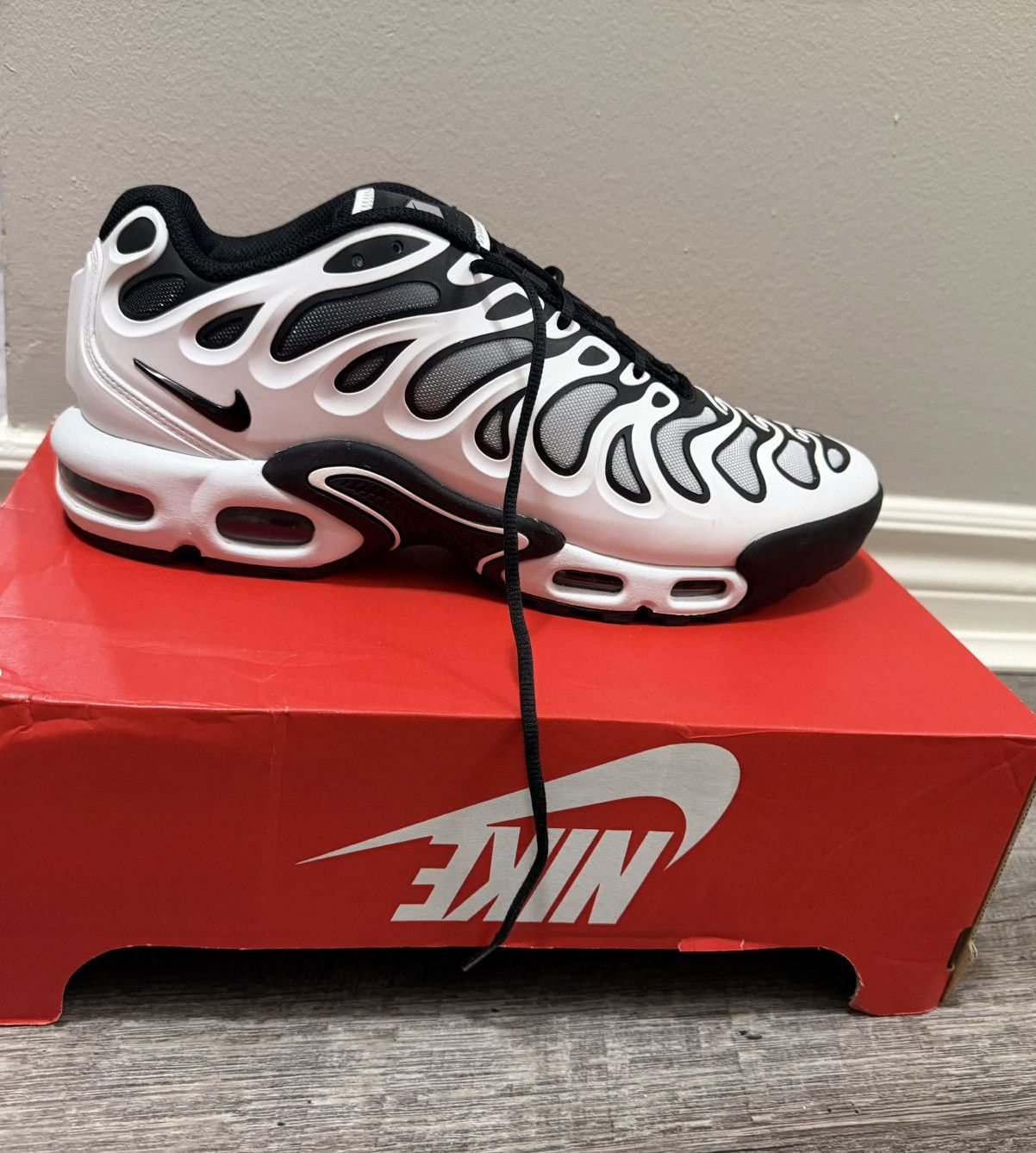Nike Nike airmax tn plus drift panda Size US 11 / EU 44 - 7 Thumbnail