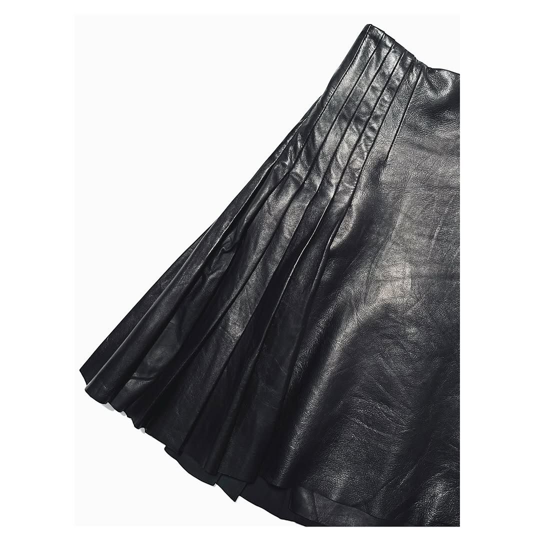 Prada Rare PRADA Lampskin Skirt Size 30" / US 8 / IT 44 - 4 Thumbnail