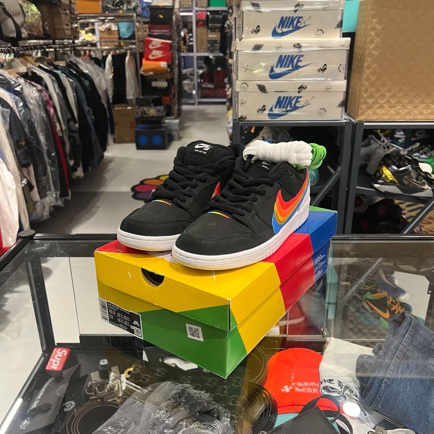 Nike Nike Multi Lowtop Sneakers 11 Men Size US 11 / EU 44 - 1 Thumbnail