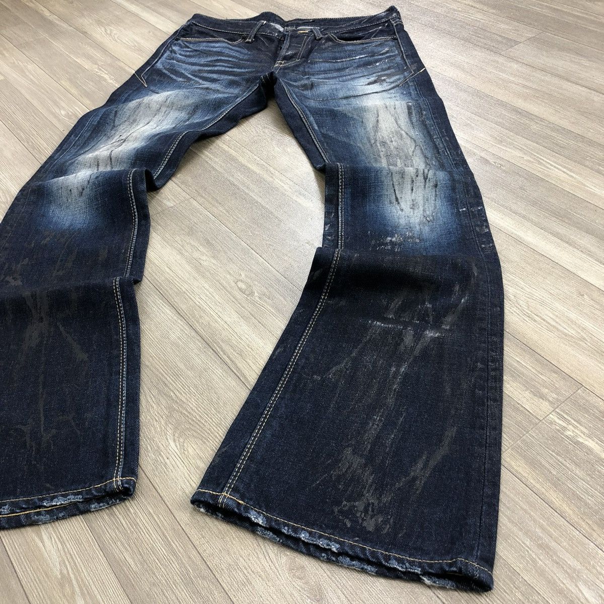 GOSTAR DE FUGA × If Six Was Nine × Tornado Mart 🇯🇵 2000s Fuga Devil Vomits Claw Mark Distressed Flared Jeans Size US 30 / EU 46 - 3 Thumbnail