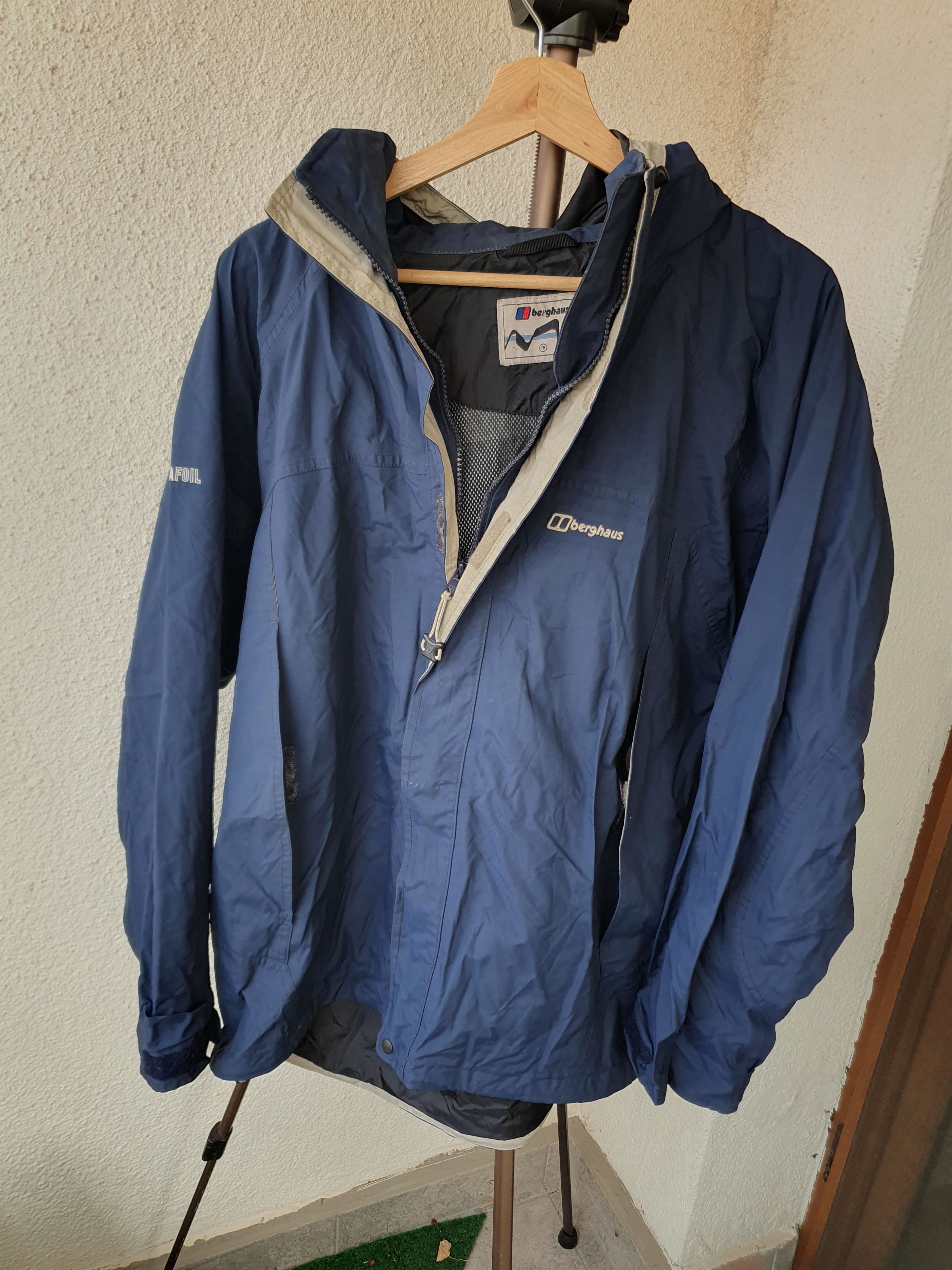 Berghaus Berghaus Aqua Foil Shell Jacket Lightweigh hooded sz L Size US L / EU 52-54 / 3 - 15 Thumbnail