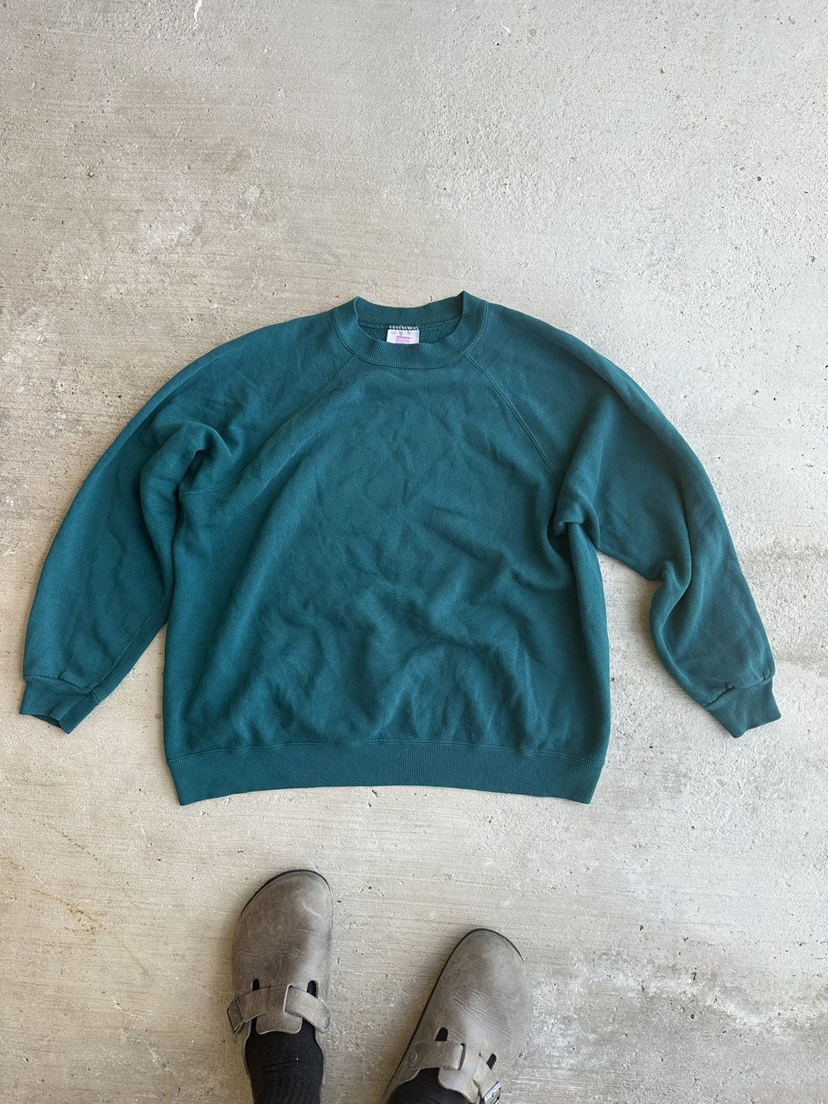Hanes × Vintage Vintage Hanes Her Way Crewneck Sweatshirt Size L / US 10 / IT 46 - 1 Thumbnail