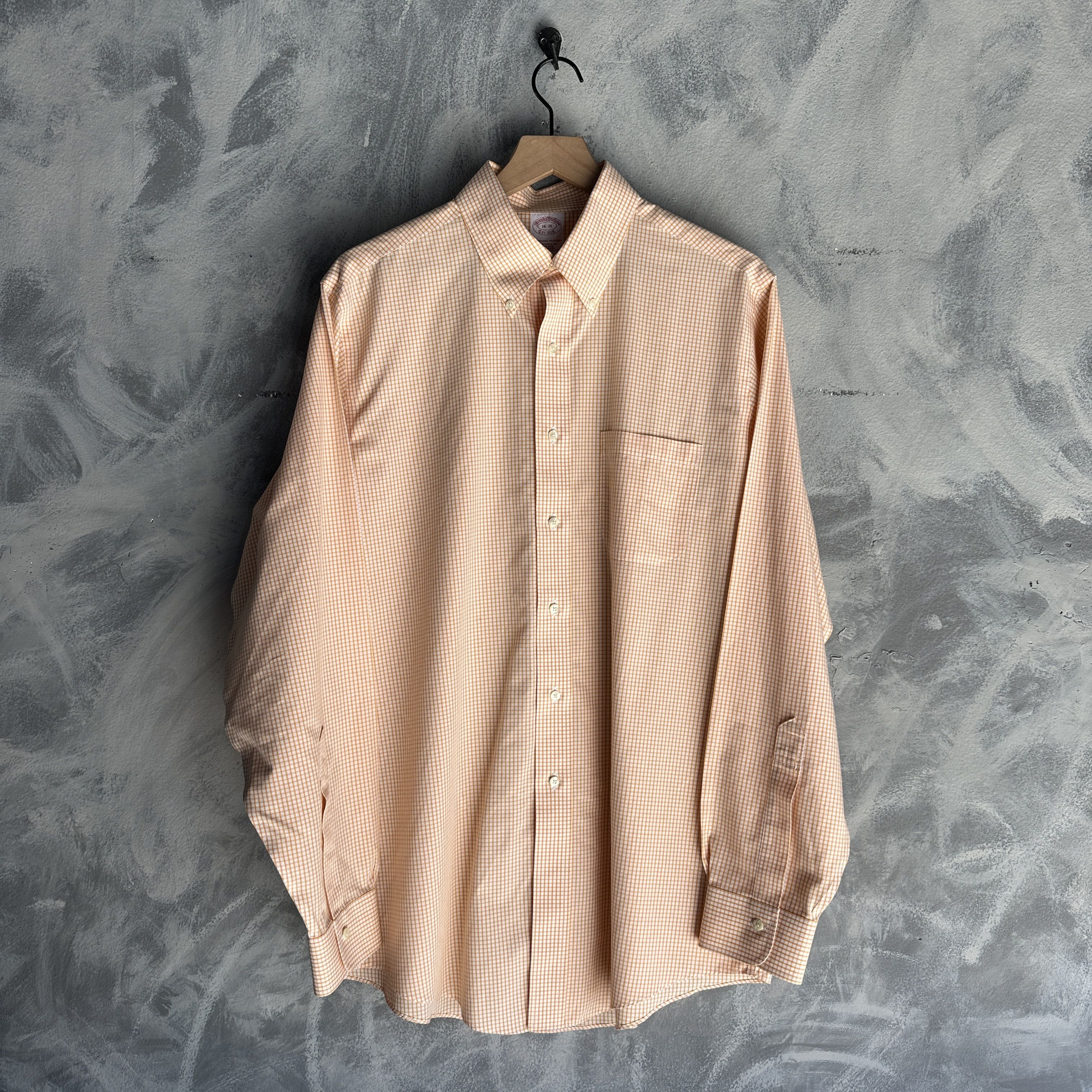 Brooks Brothers Brooks Brothers Button Down Shirt 16-35 Large Peach Gingham Size US L / EU 52-54 / 3 - 1 Thumbnail