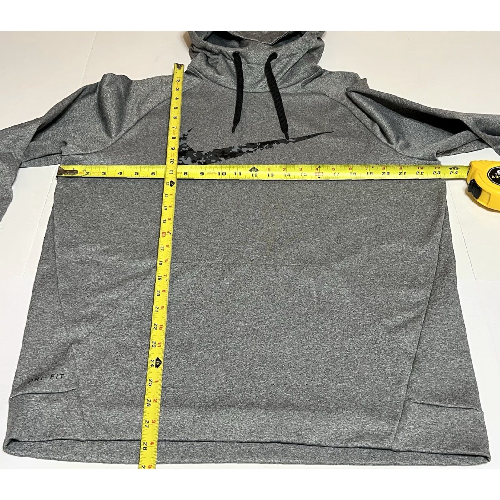 Nike Nike Hoodie Men L Gray Camo Center Swoosh Pullover Sweatshirt Dri Fit Sweatshirt Size US L / EU 52-54 / 3 - 4 Thumbnail