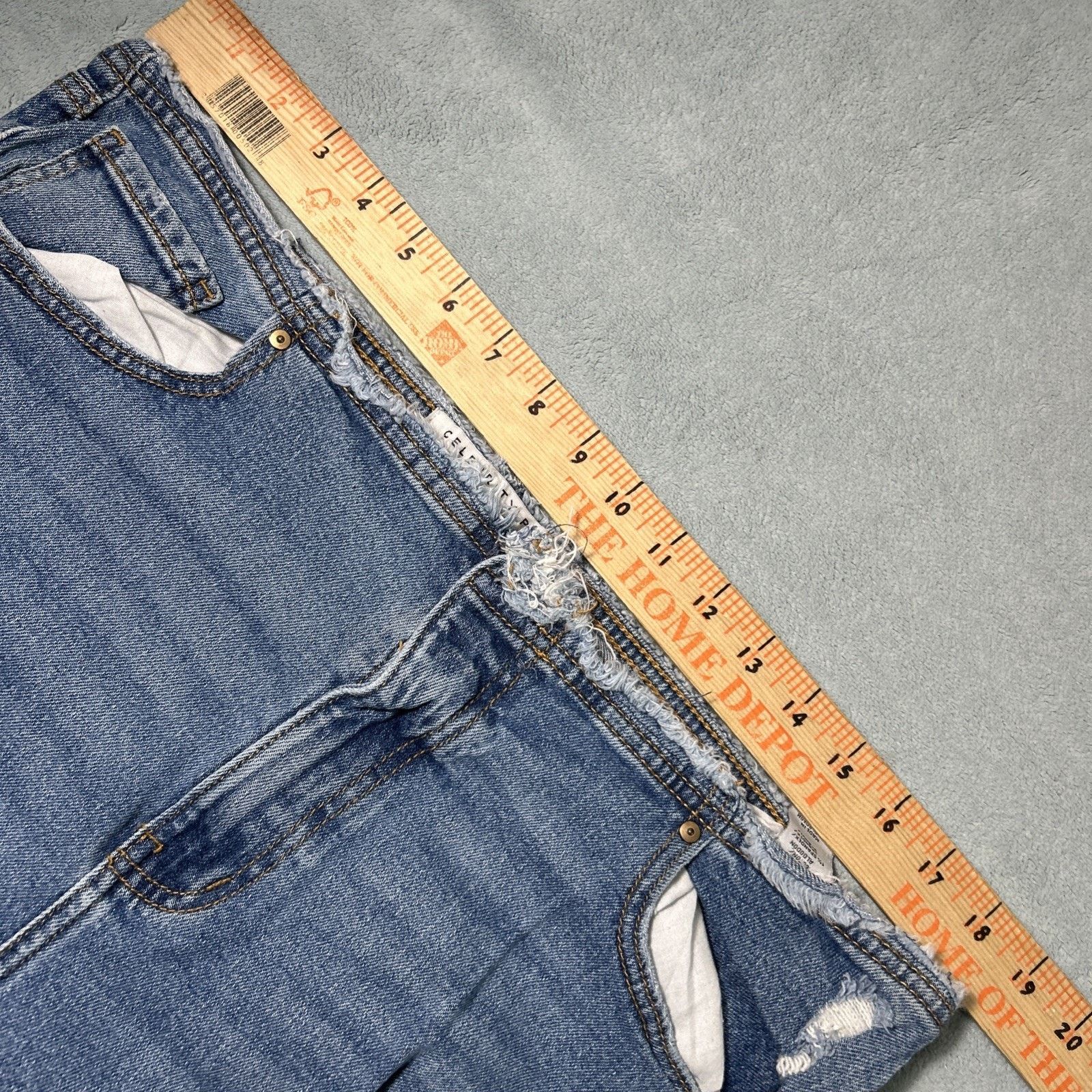 Levi's Beyond Baggy Distressed Ripped Jeans Womens 36x29 Raw Hem Size 36" / US 14 / IT 50 - 11 Thumbnail