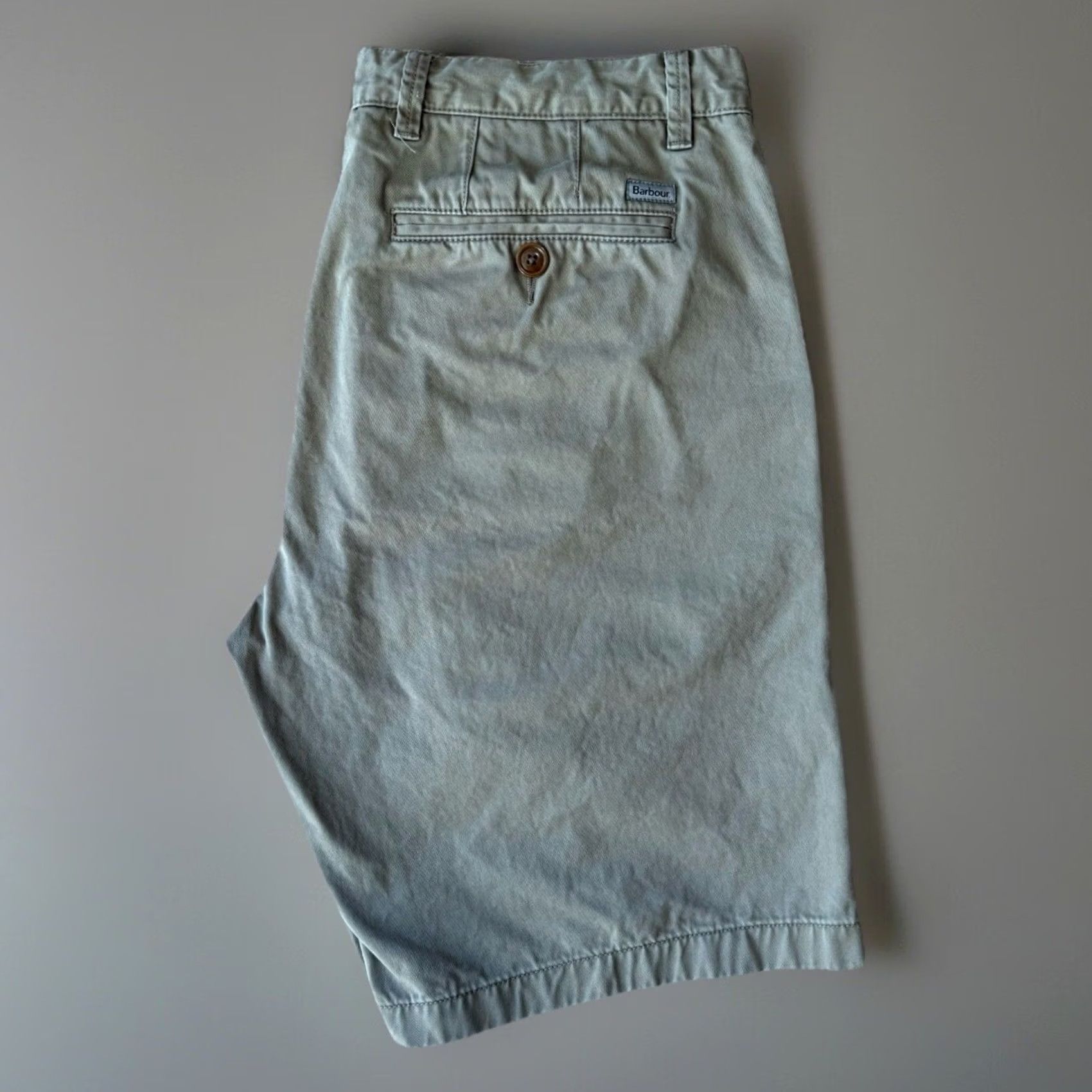Barbour Barbour Chino Shorts 35 Beige Khaki Streetwear Casual Minimalist Men Shorts Regular Belted Front Flat Front Size US 35 - 2 Thumbnail