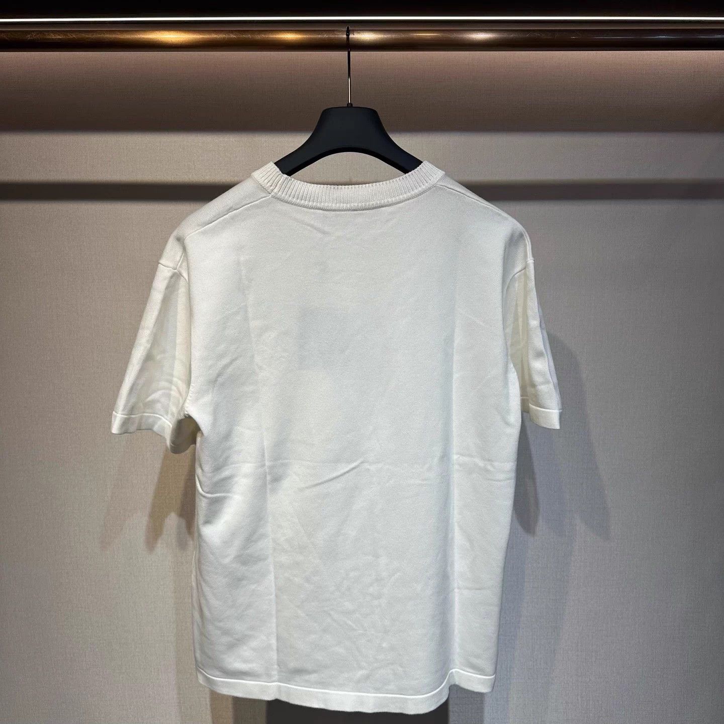 Louis Vuitton LV gray/white pin SS L new w/ tags Size US L / EU 52-54 / 3 - 4 Thumbnail