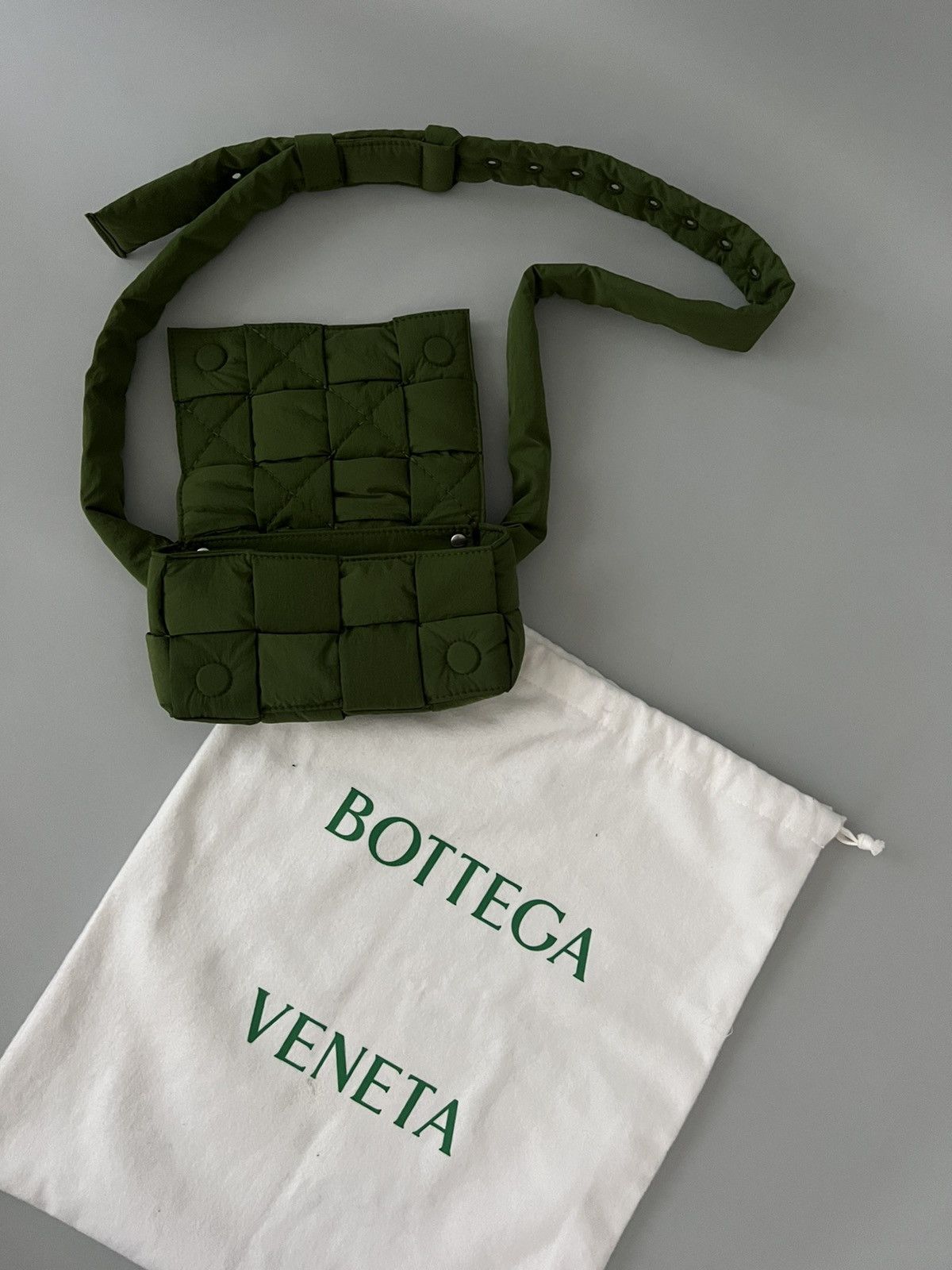 Bottega Veneta 🔥$2.1K VALUE🔥 Bottega Veneta Mini Padded Tech Cassette Bag Size ONE SIZE - 5 Thumbnail