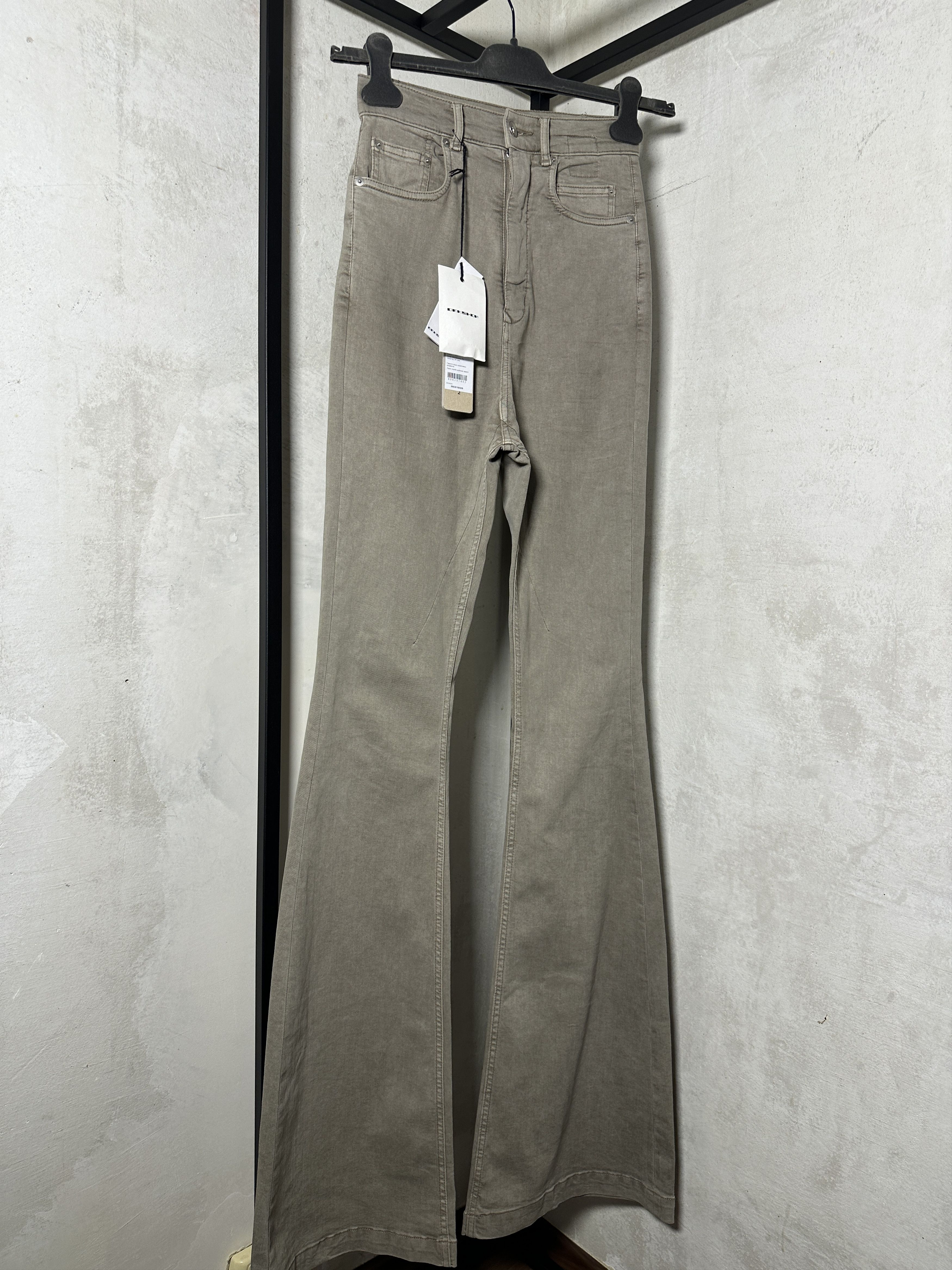 Rick Owens Drkshdw Rick Owens DRKSHDW Bolan Bootcut Jeans Pearl Size 25" / US 0 / IT 36 - 2 Thumbnail