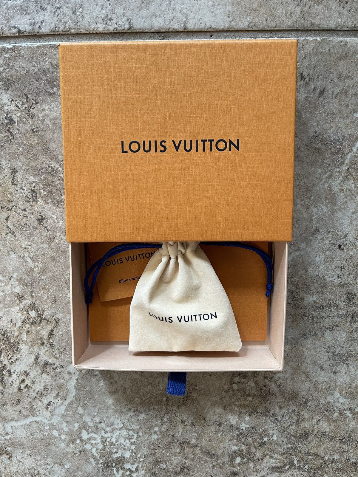 Louis Vuitton Louis Vuitton Virgil SOLAR RAY LV CARABINER Keychain Charm Size ONE SIZE - 7 Thumbnail