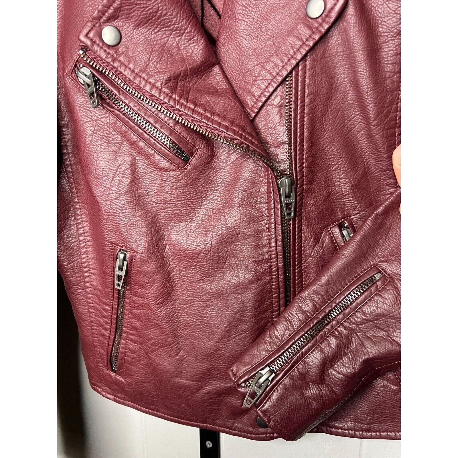 BLANKNYC Blank NYC Faux Leather crop Head over Heels Moto Jacket Maro Size S / US 4 / IT 40 - 3 Thumbnail