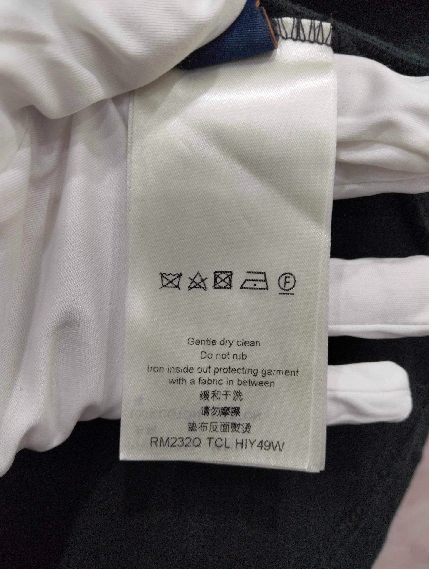 Louis Vuitton LV black monogram 3D pocket short-sleeve T-shirt size L Size US L / EU 52-54 / 3 - 5 Thumbnail