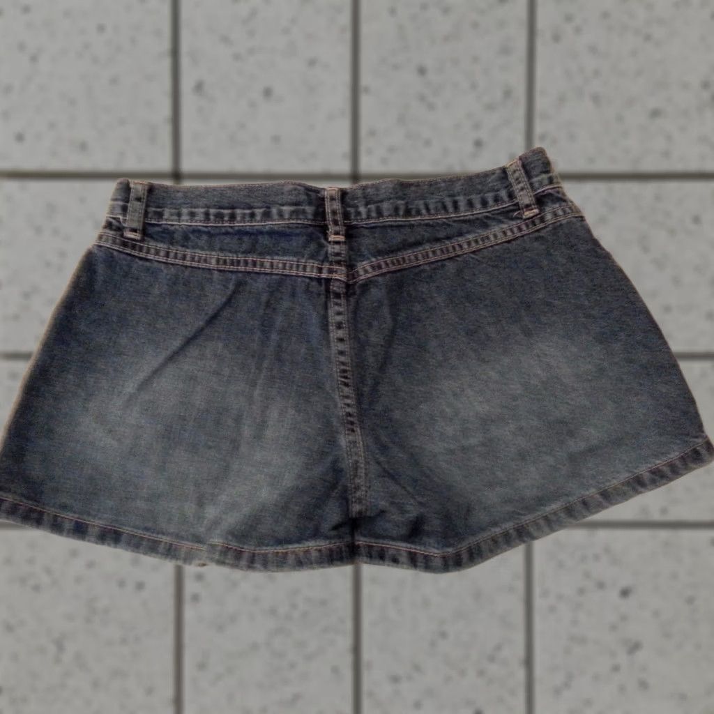 American Eagle Outfitters American Eagle Outfitters Shorts Womens 2 Blue Denim Jean Size 26" / US 2 / IT 38 - 1 Thumbnail
